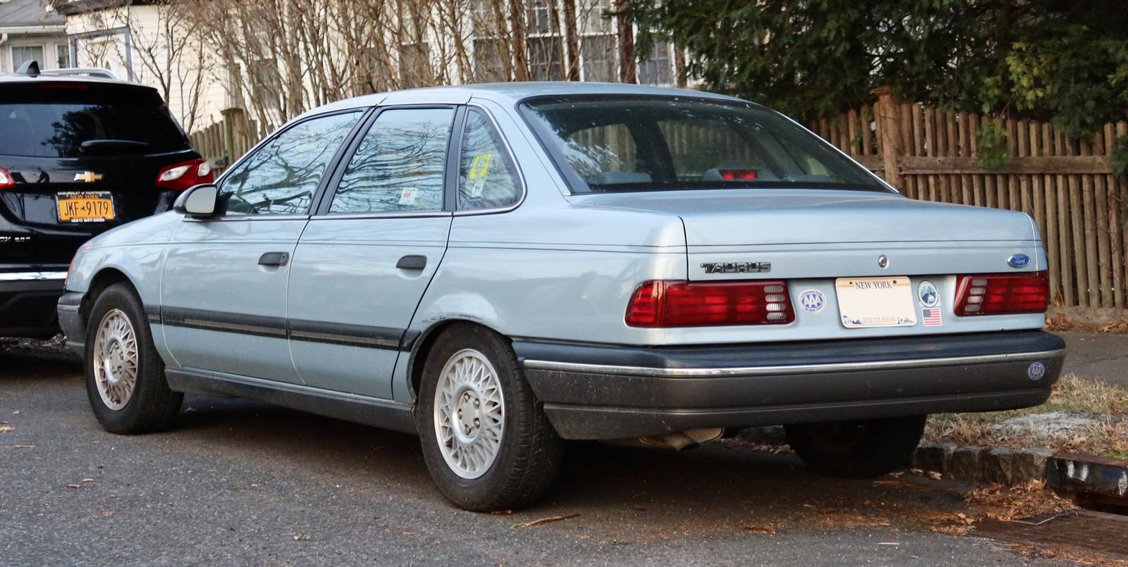 Taurus LX (1986)