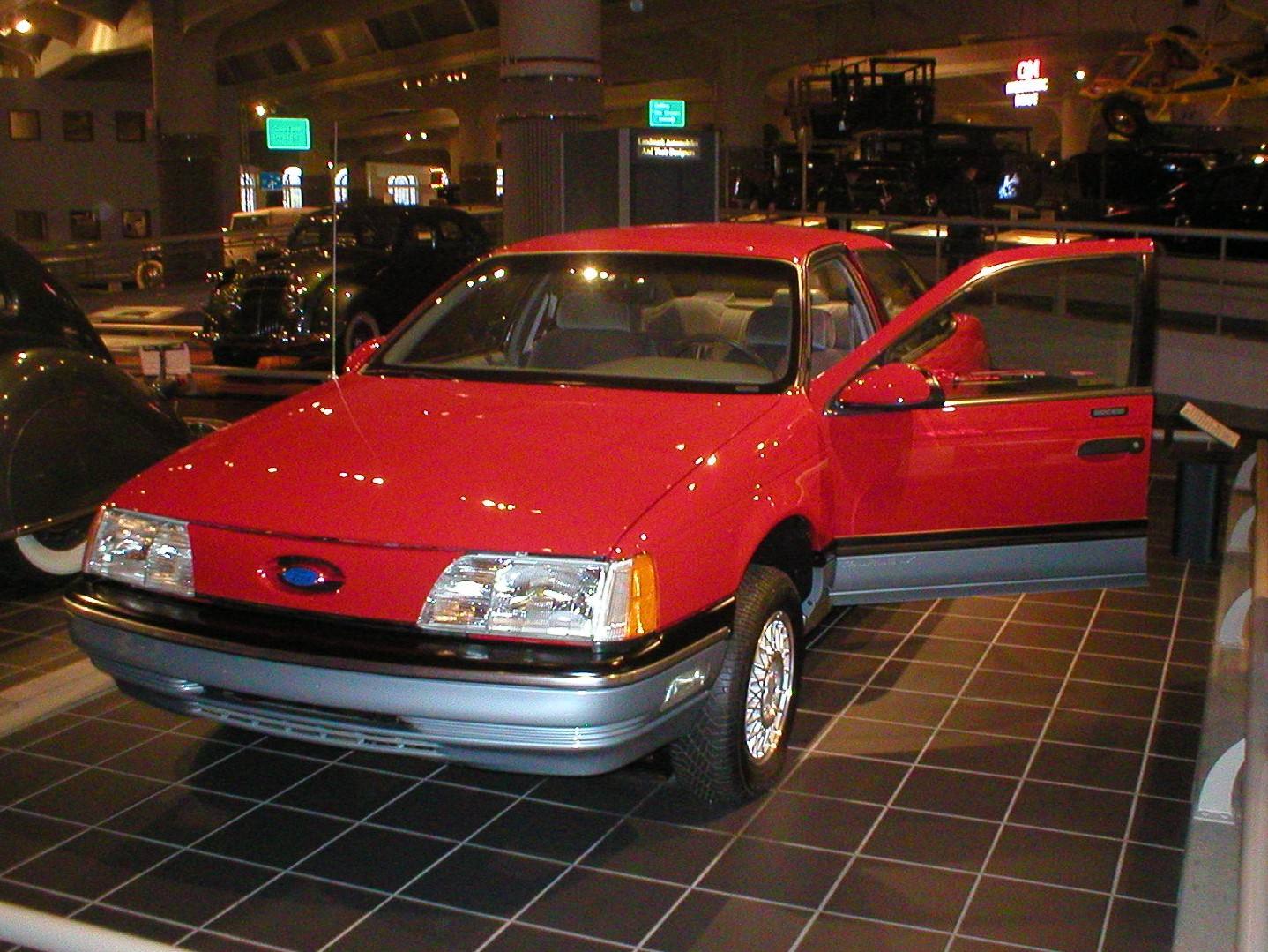 Taurus LX (1986)