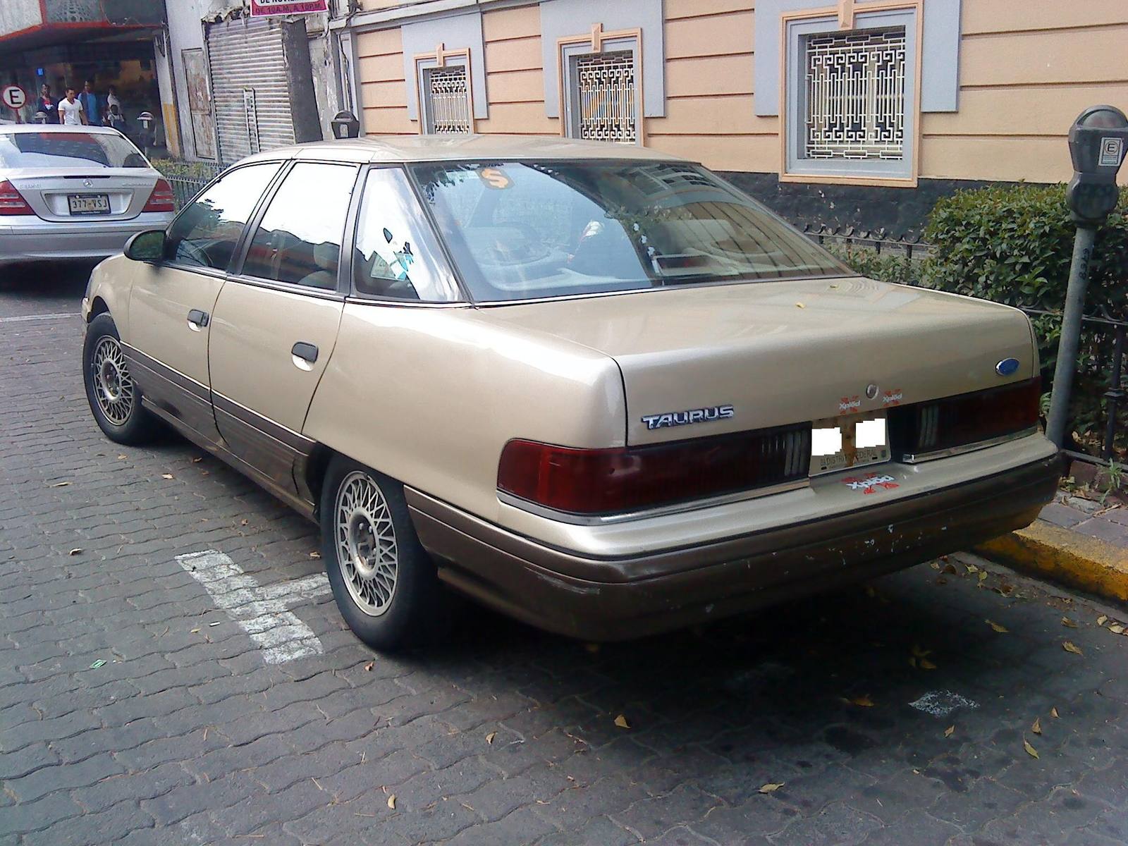 Taurus LX (1986)