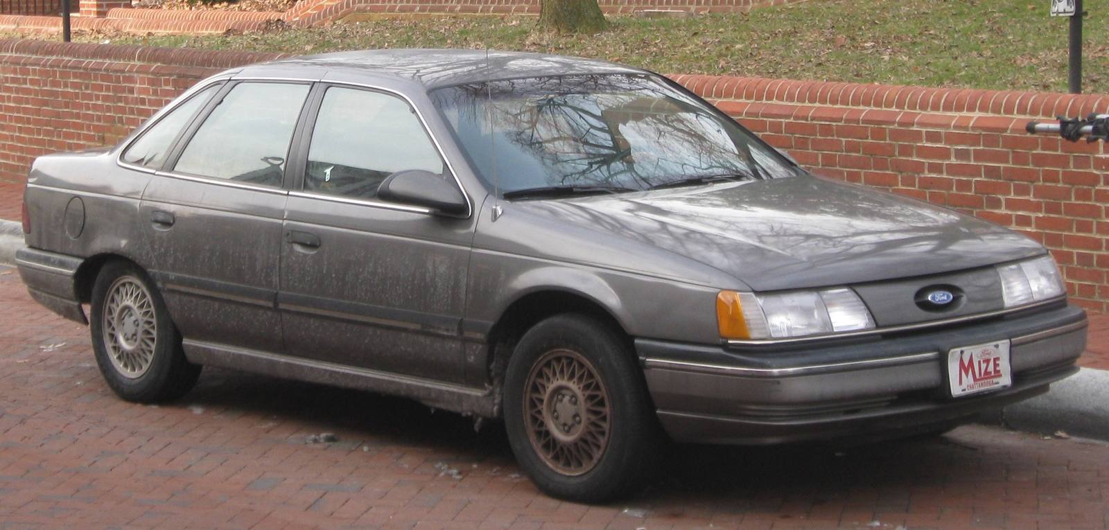Taurus LX (1986)
