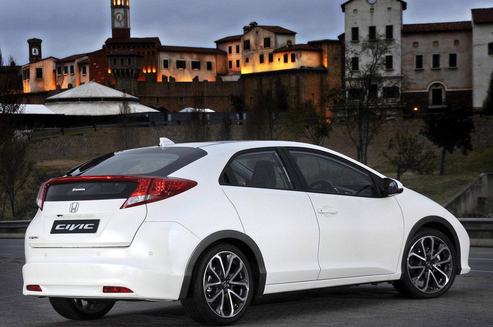 Civic 1.6 i-DTEC Hatchback (EU)