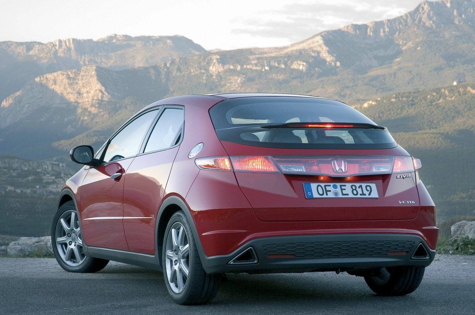 Civic 1.8 i-VTEC Hatchback (EU)