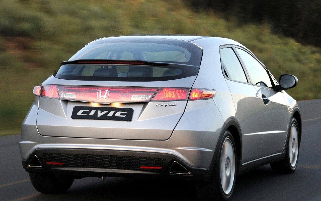 Civic 1.8 i-VTEC Hatchback (EU)