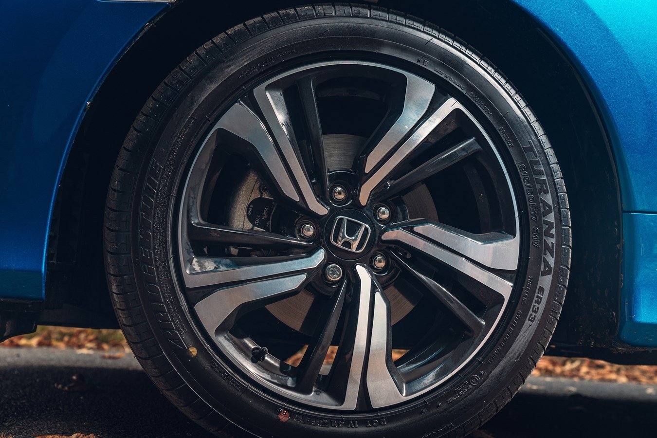 Civic 1.0 VTEC Turbo Sedan (EU)