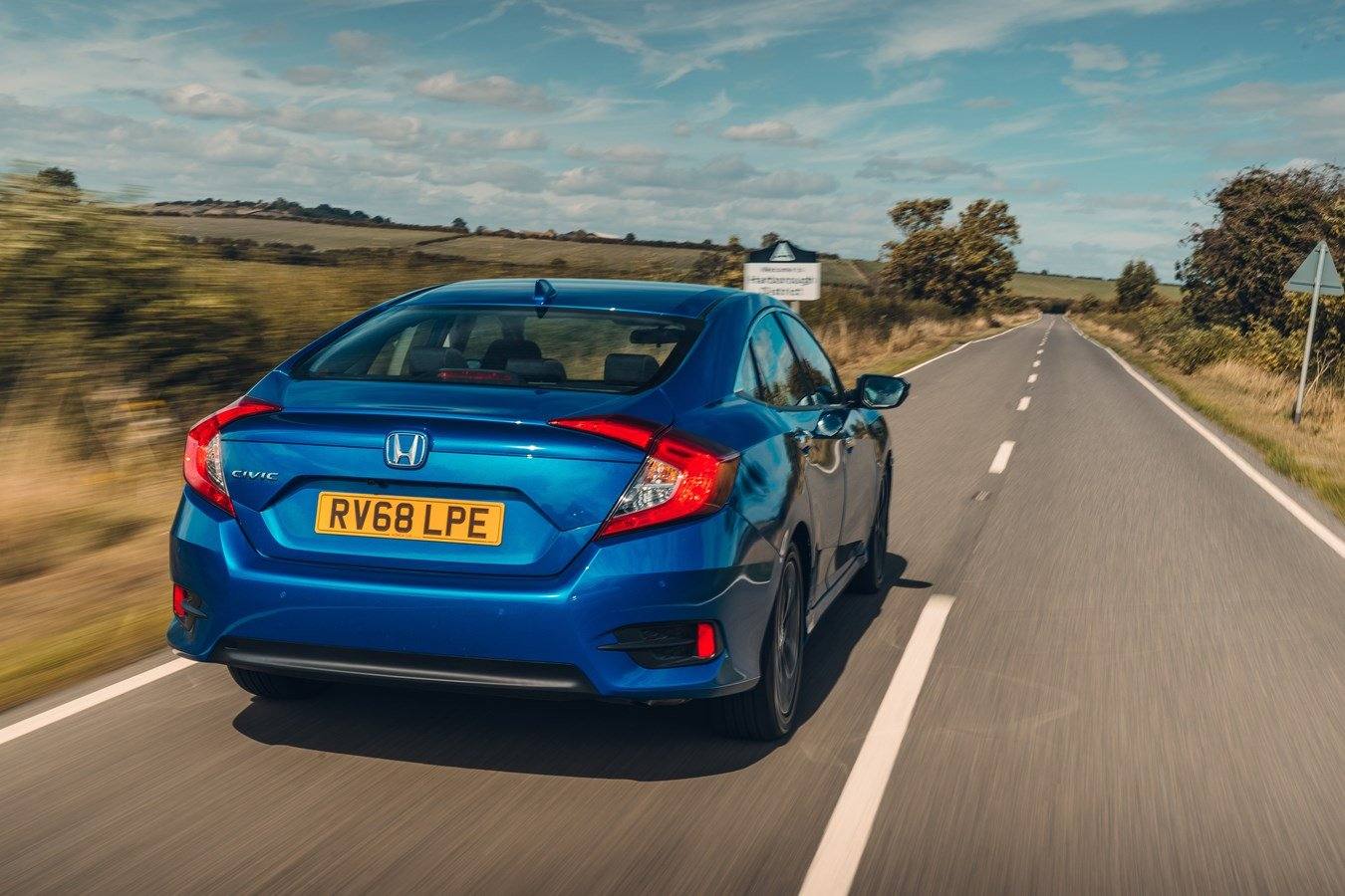 Civic 1.0 VTEC Turbo Sedan (EU)