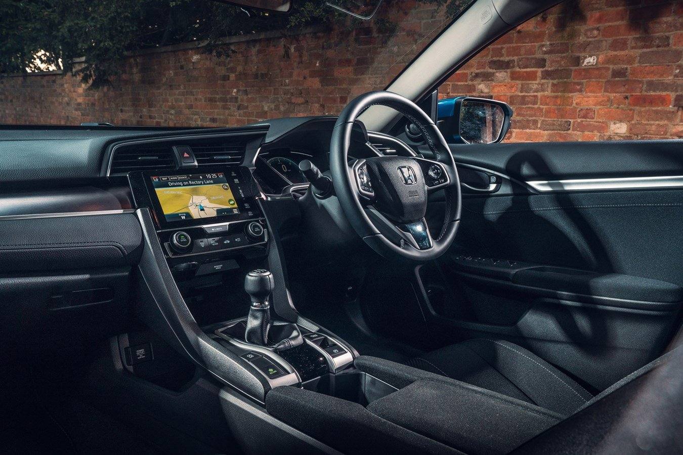 Civic 1.0 VTEC Turbo Sedan (EU)