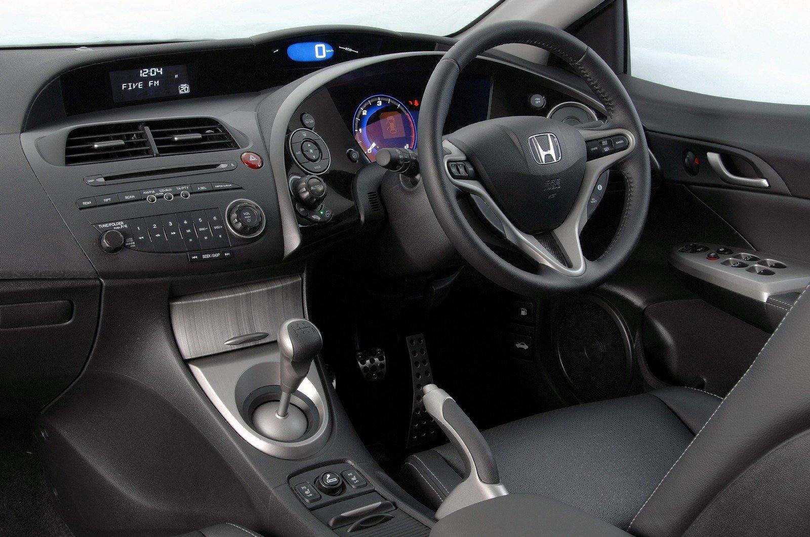 Civic 1.8 i-VTEC Hatchback (EU)