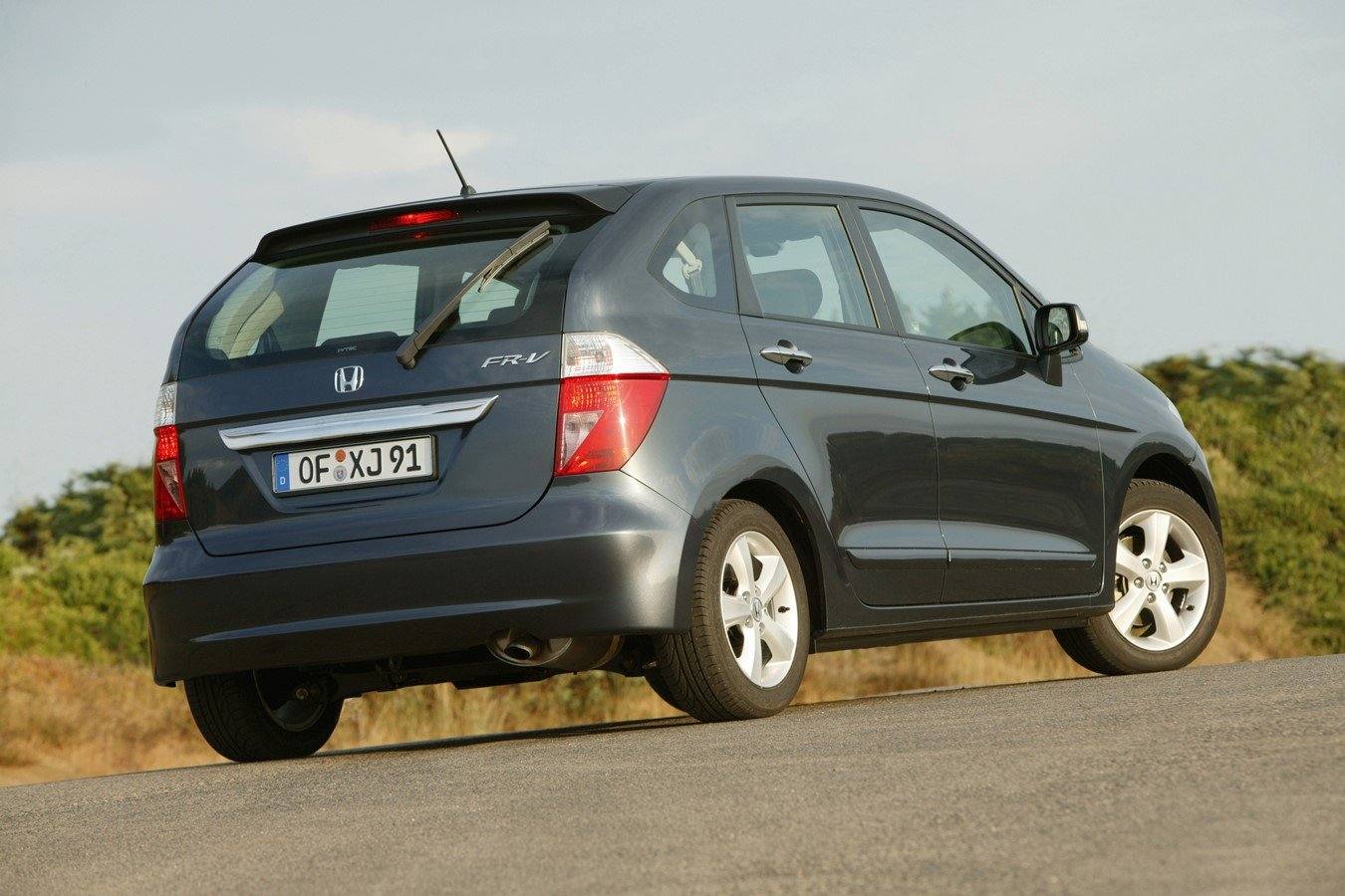 FR-V 1.7i