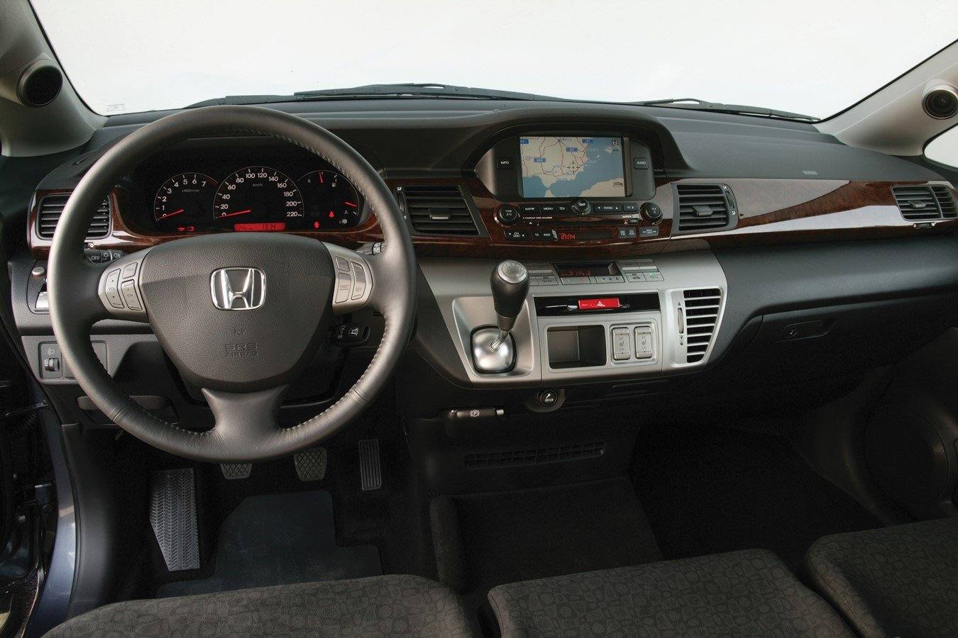 FR-V 1.7i