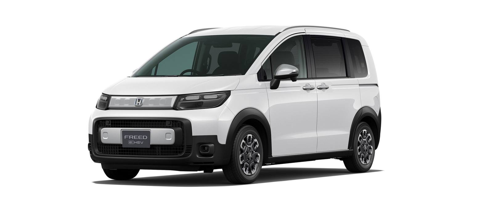 Freed Crosstar e:HEV