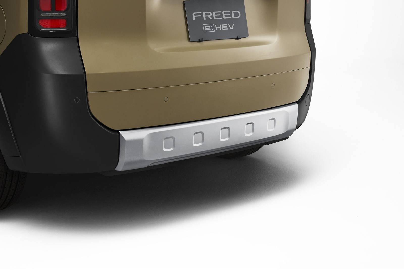 Freed Crosstar e:HEV