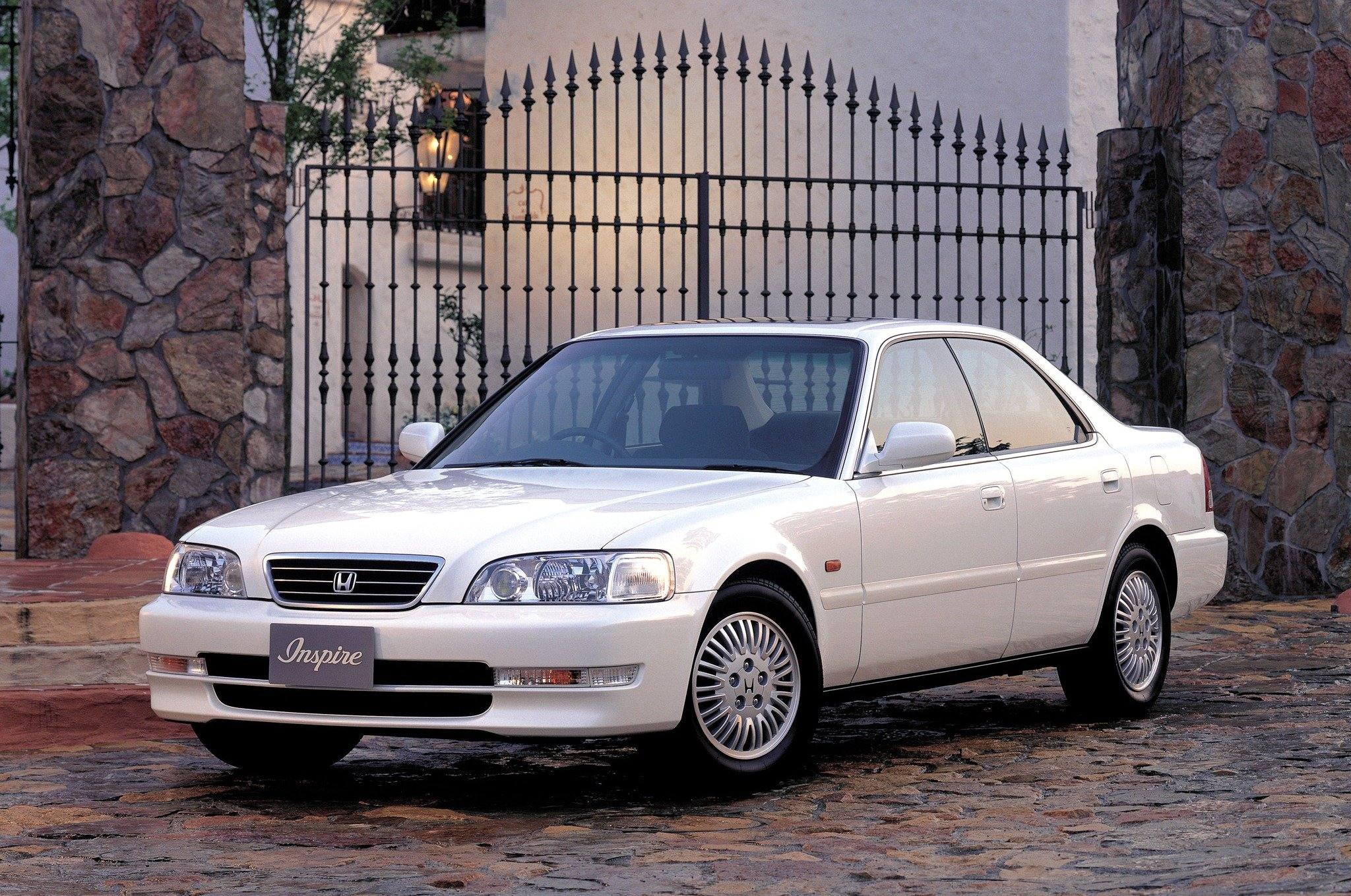 32V