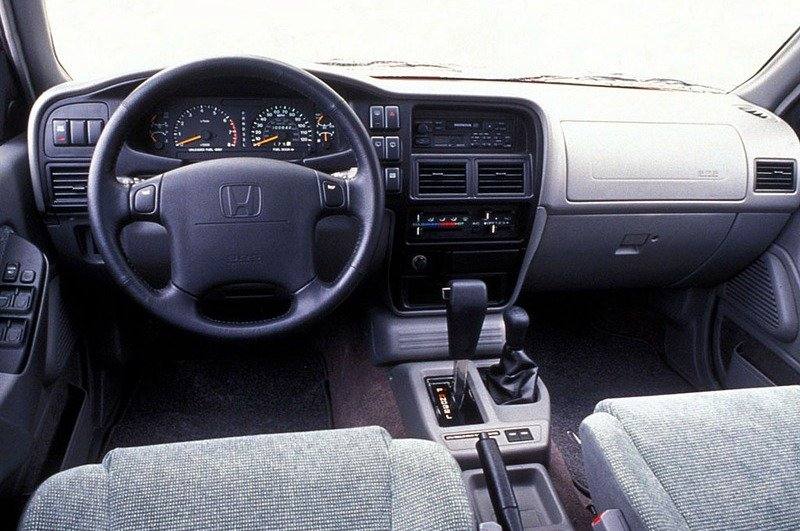 3.2 V6 LX Manual 4WD