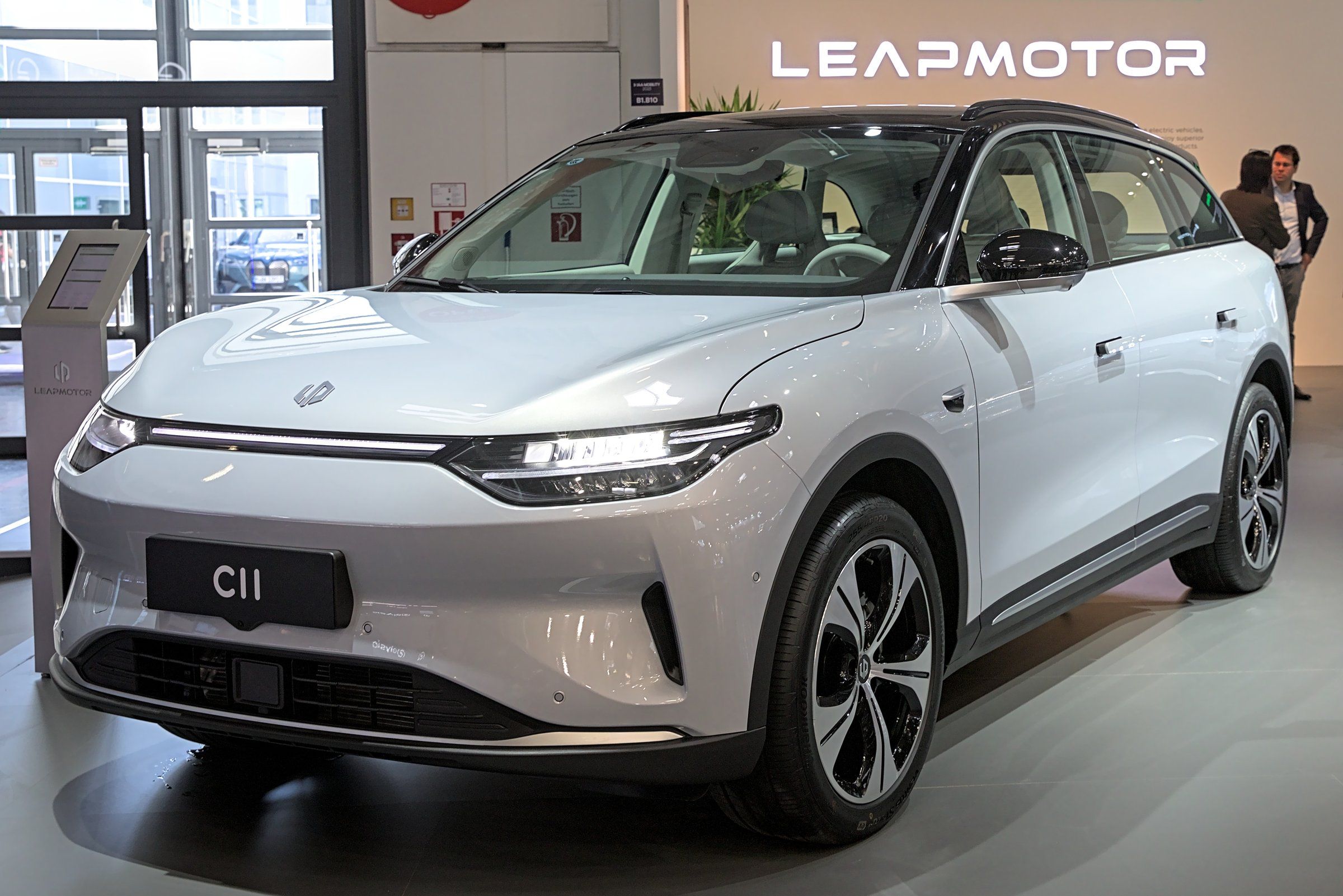 C11