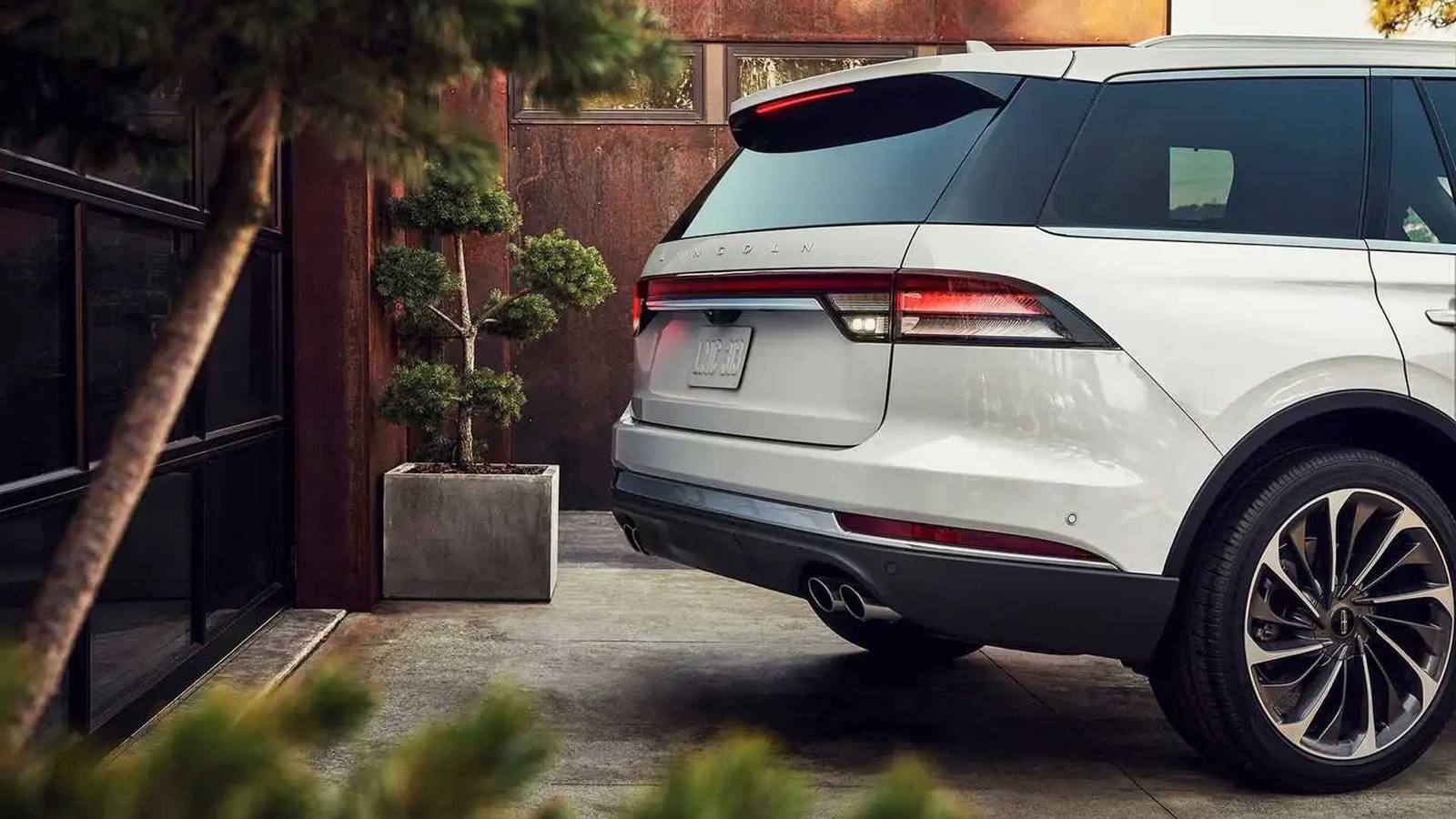 Aviator Grand Touring PHEV