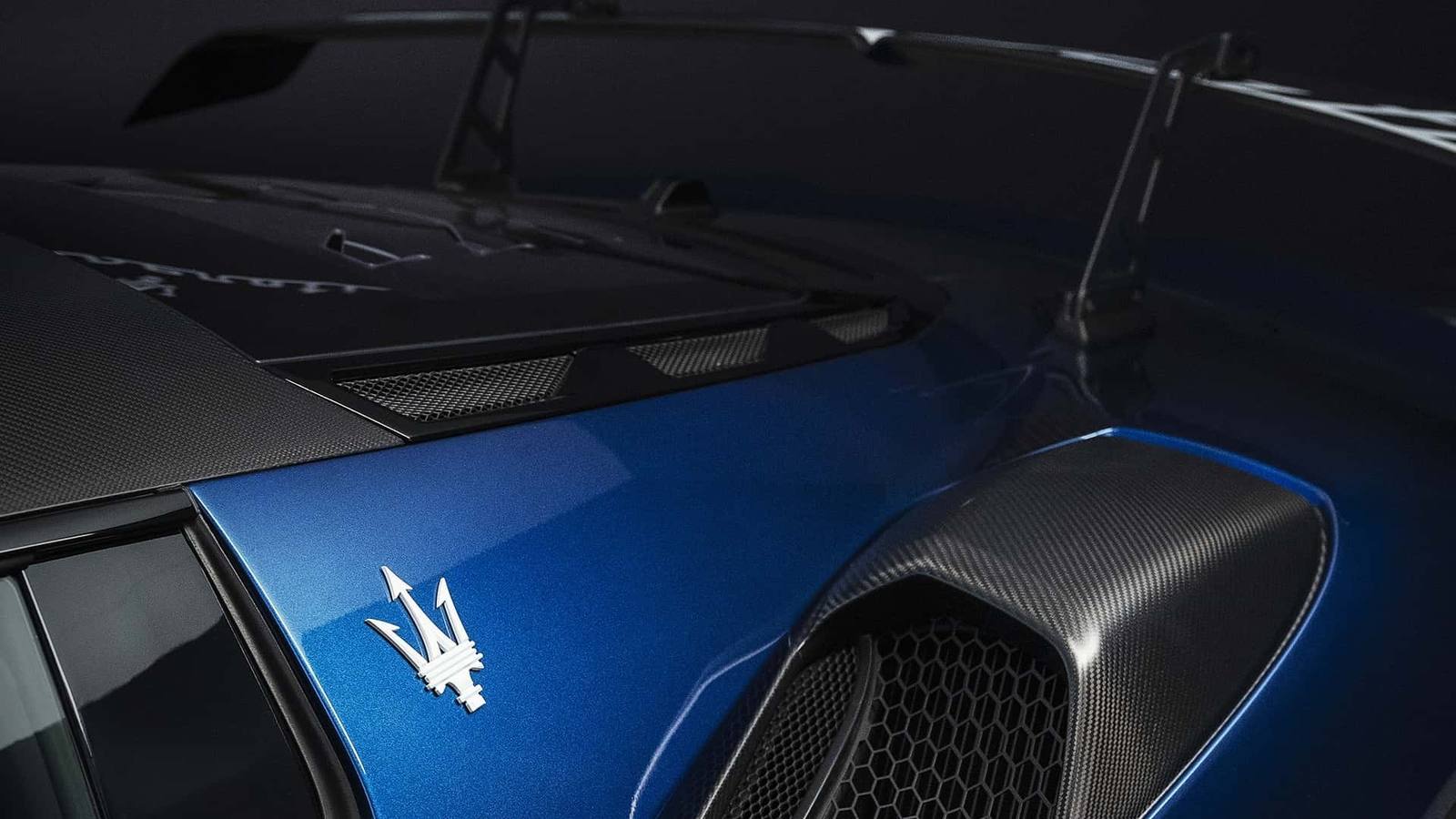 GT2 Stradale Fuoriserie Tribute to MC12 (one-off)
