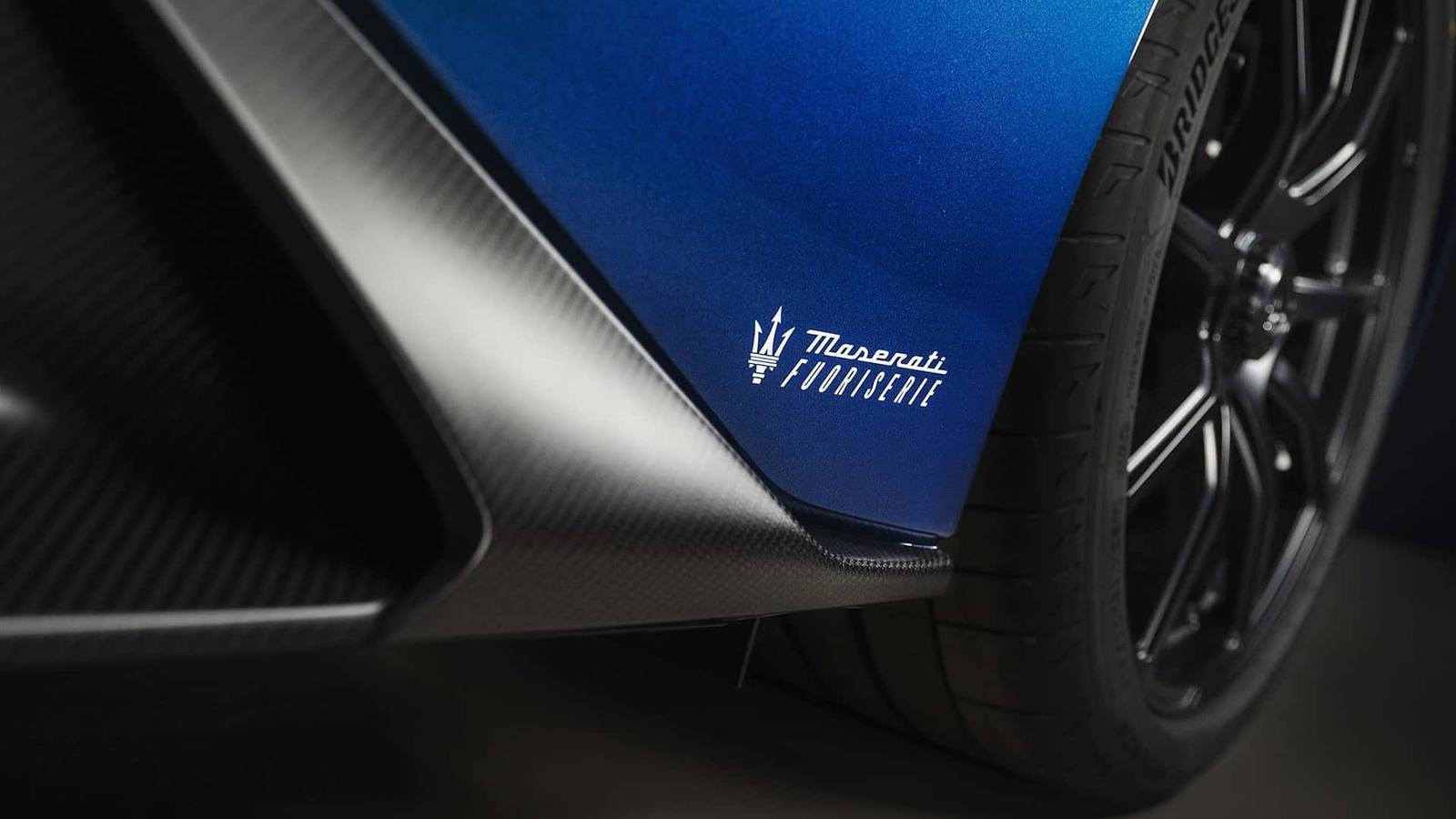GT2 Stradale Fuoriserie Tribute to MC12 (one-off)