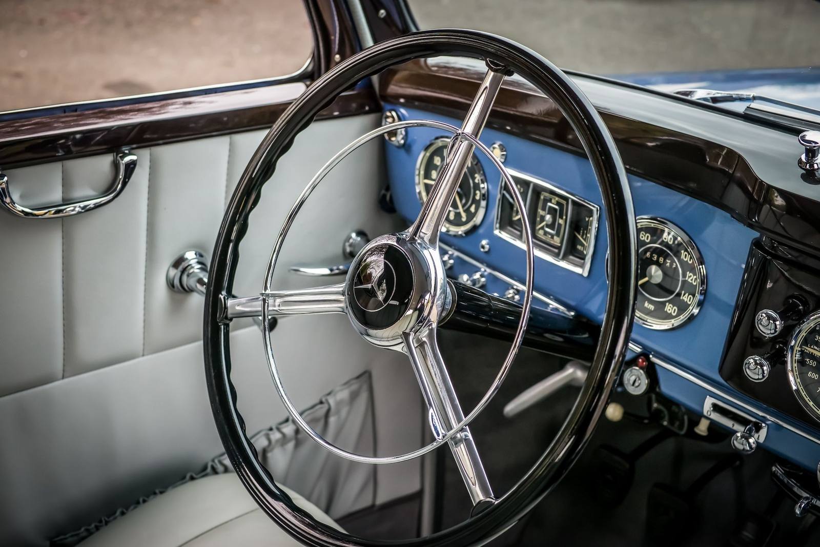 220 Cabriolet A (85 PS)
