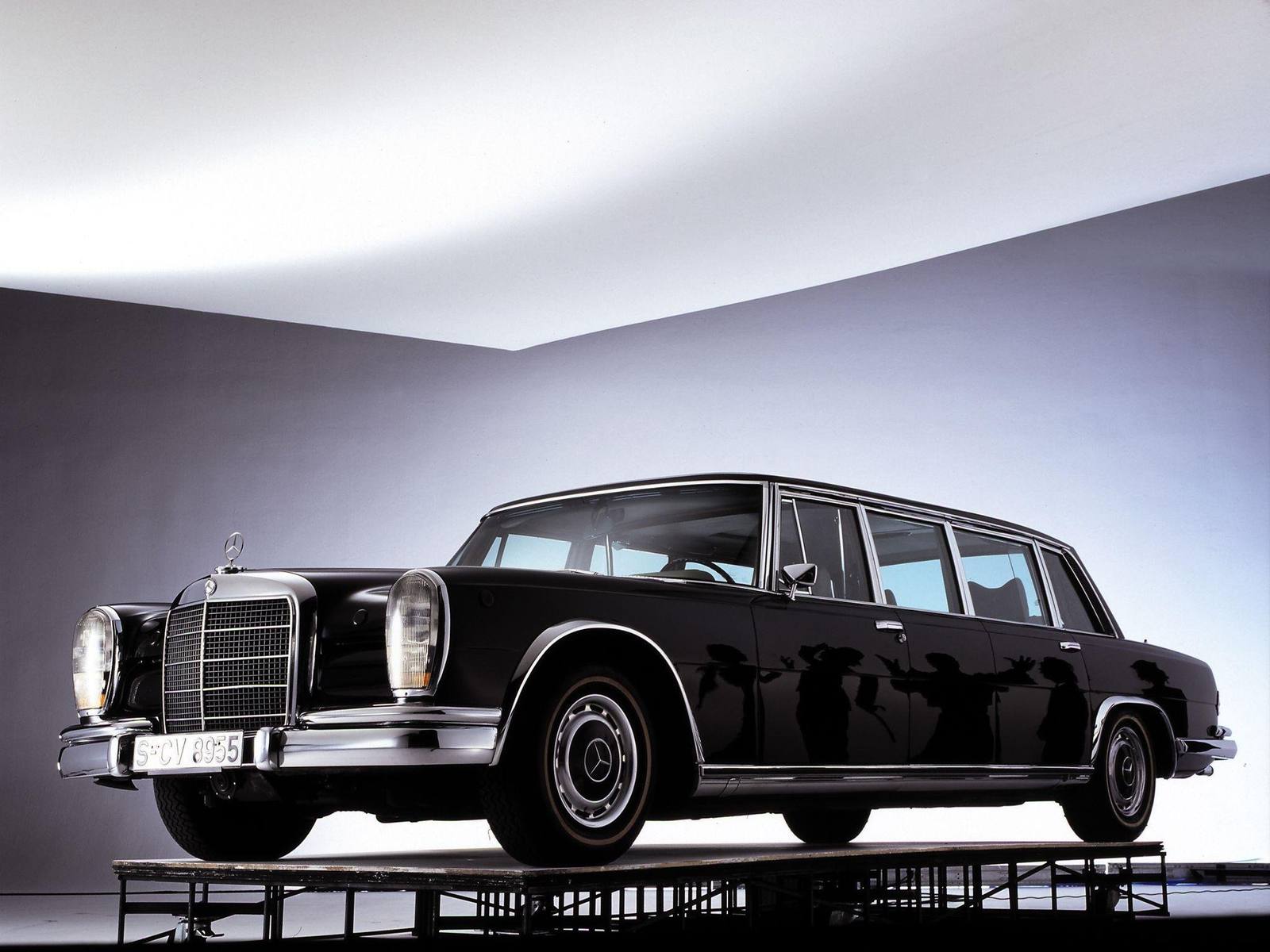 600 Pullman 6-Door