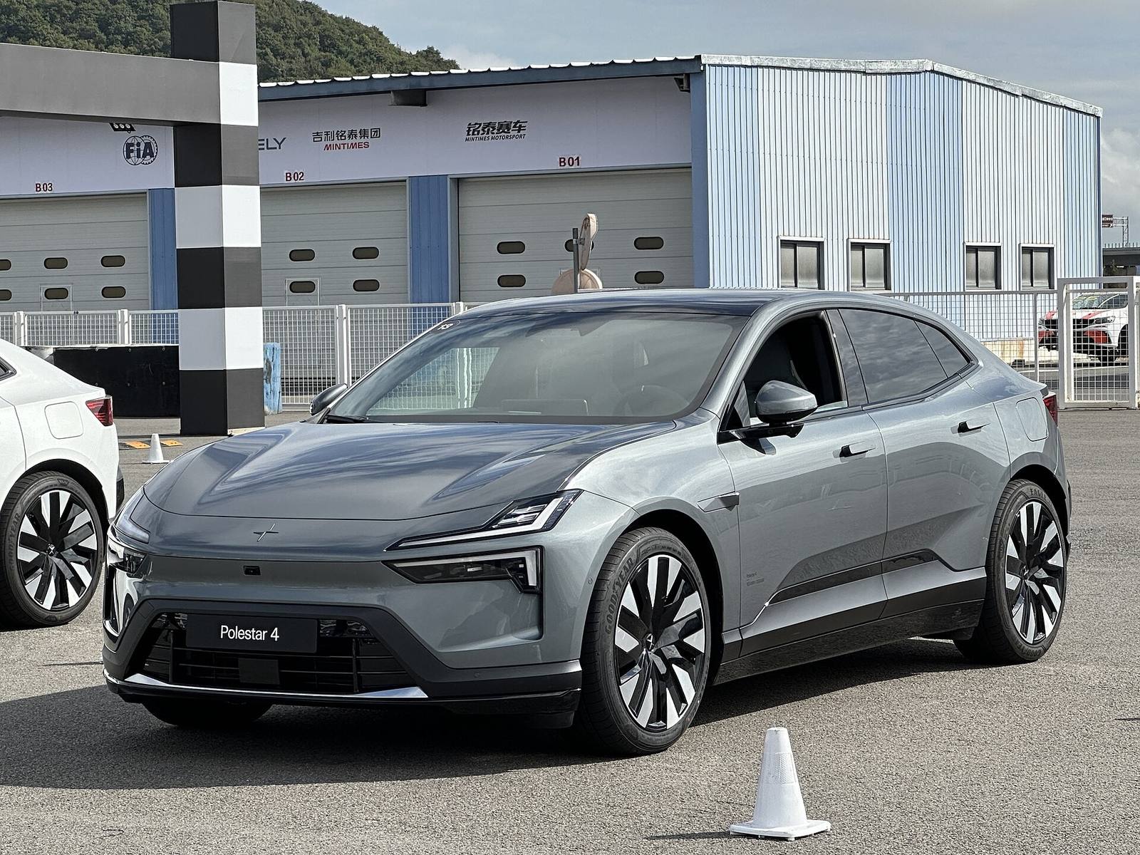 Polestar 4 Long Range Dual Motor