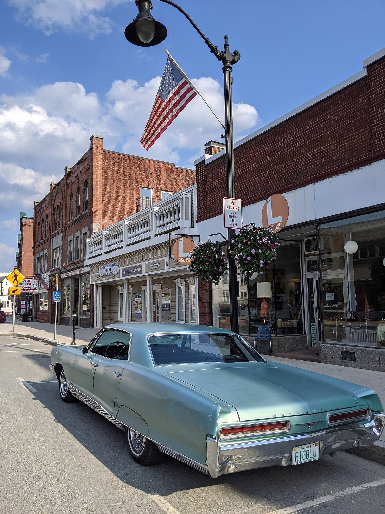 Bonneville 389
