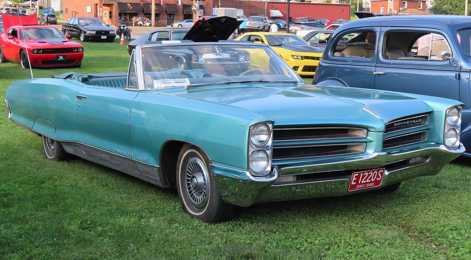 Bonneville 389