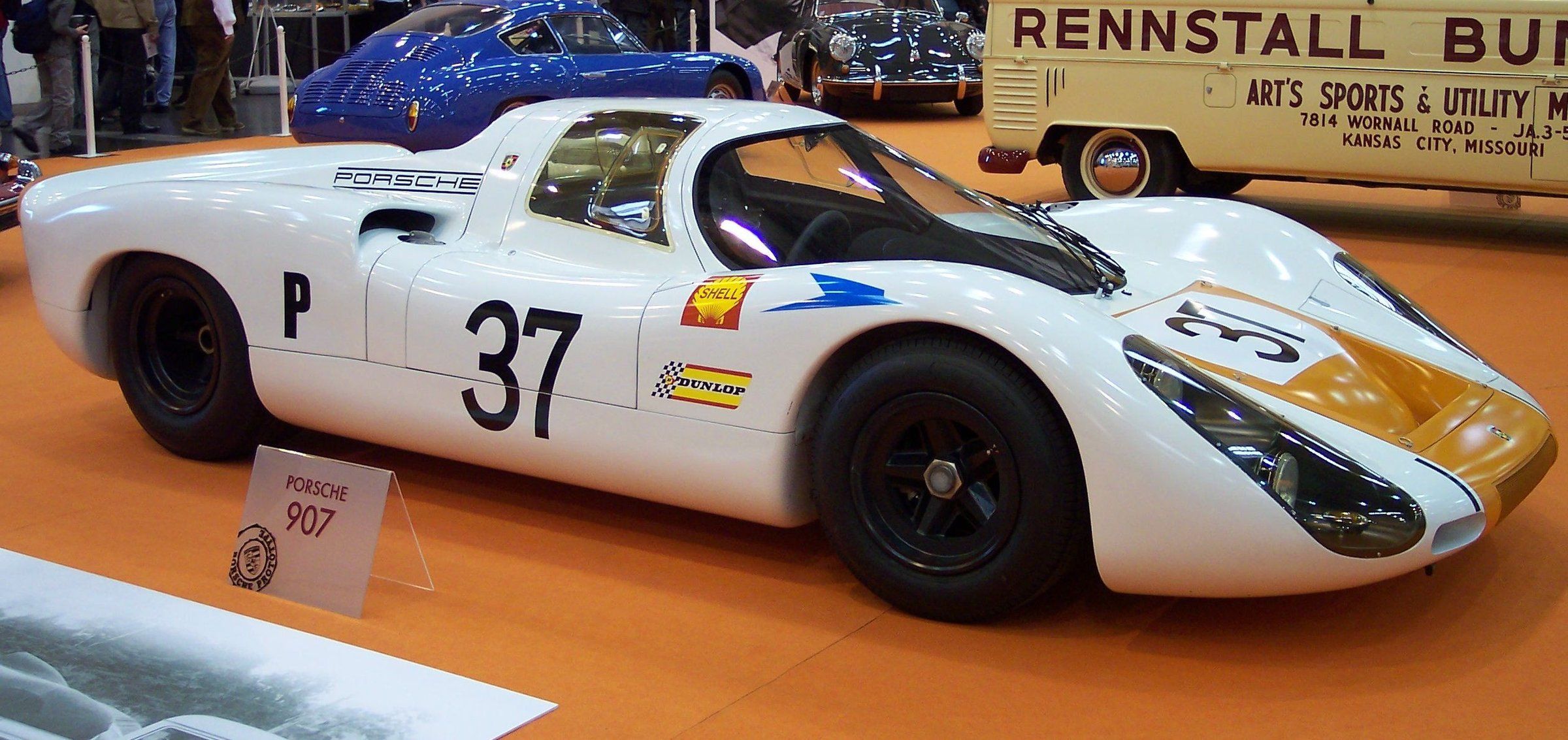 907