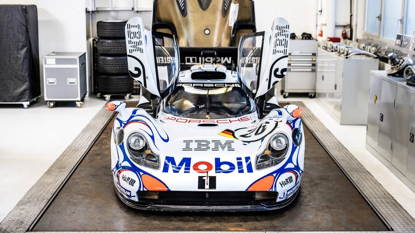 911 GT1-98