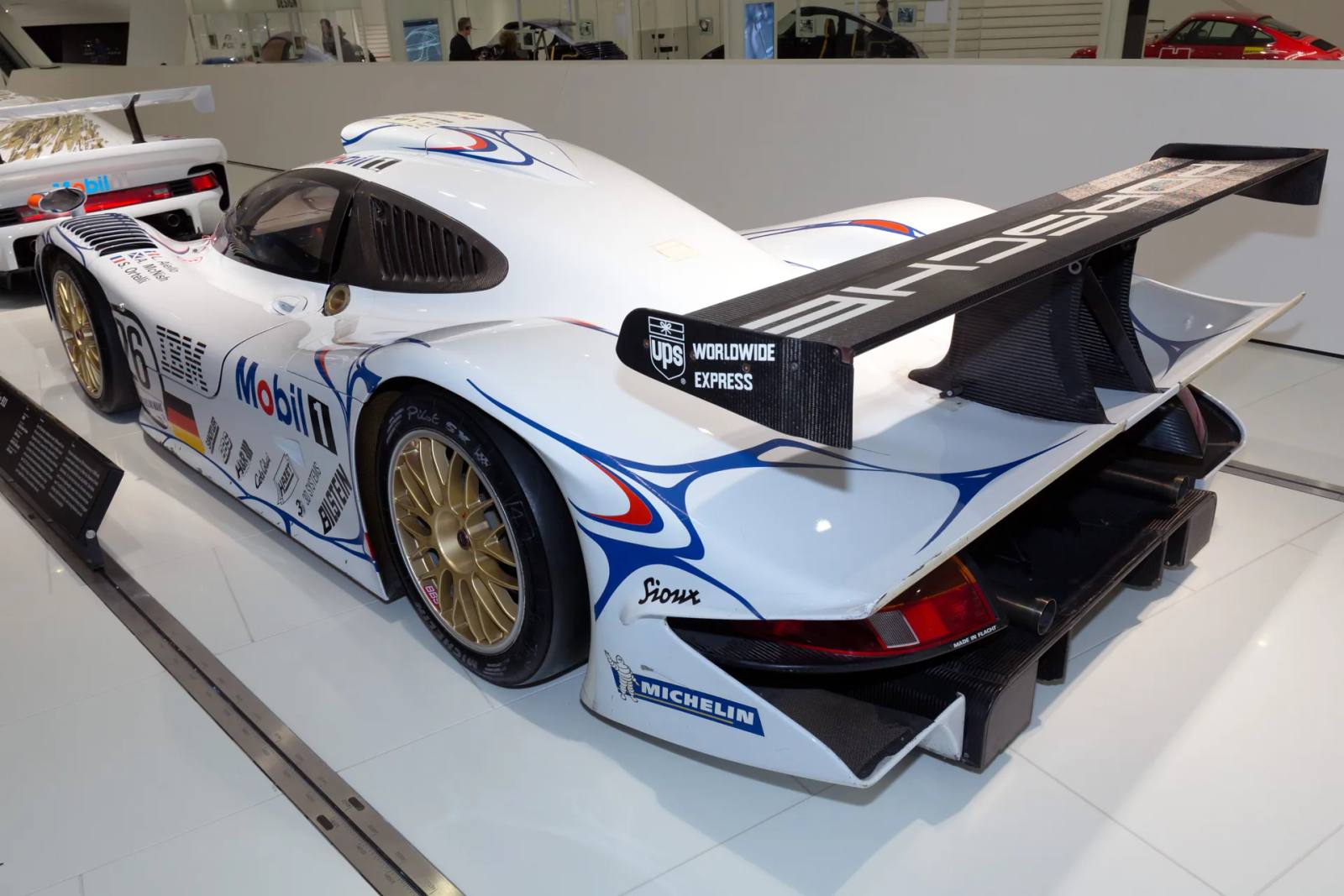 911 GT1-98