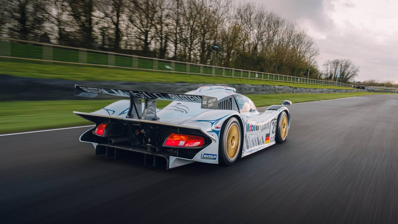 911 GT1-98