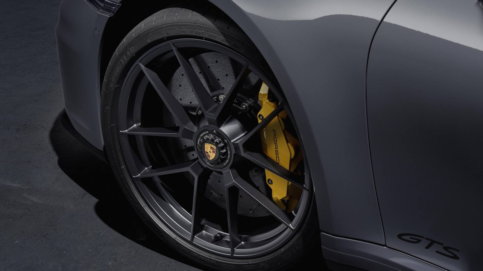 Carrera GTS (T-Hybrid)