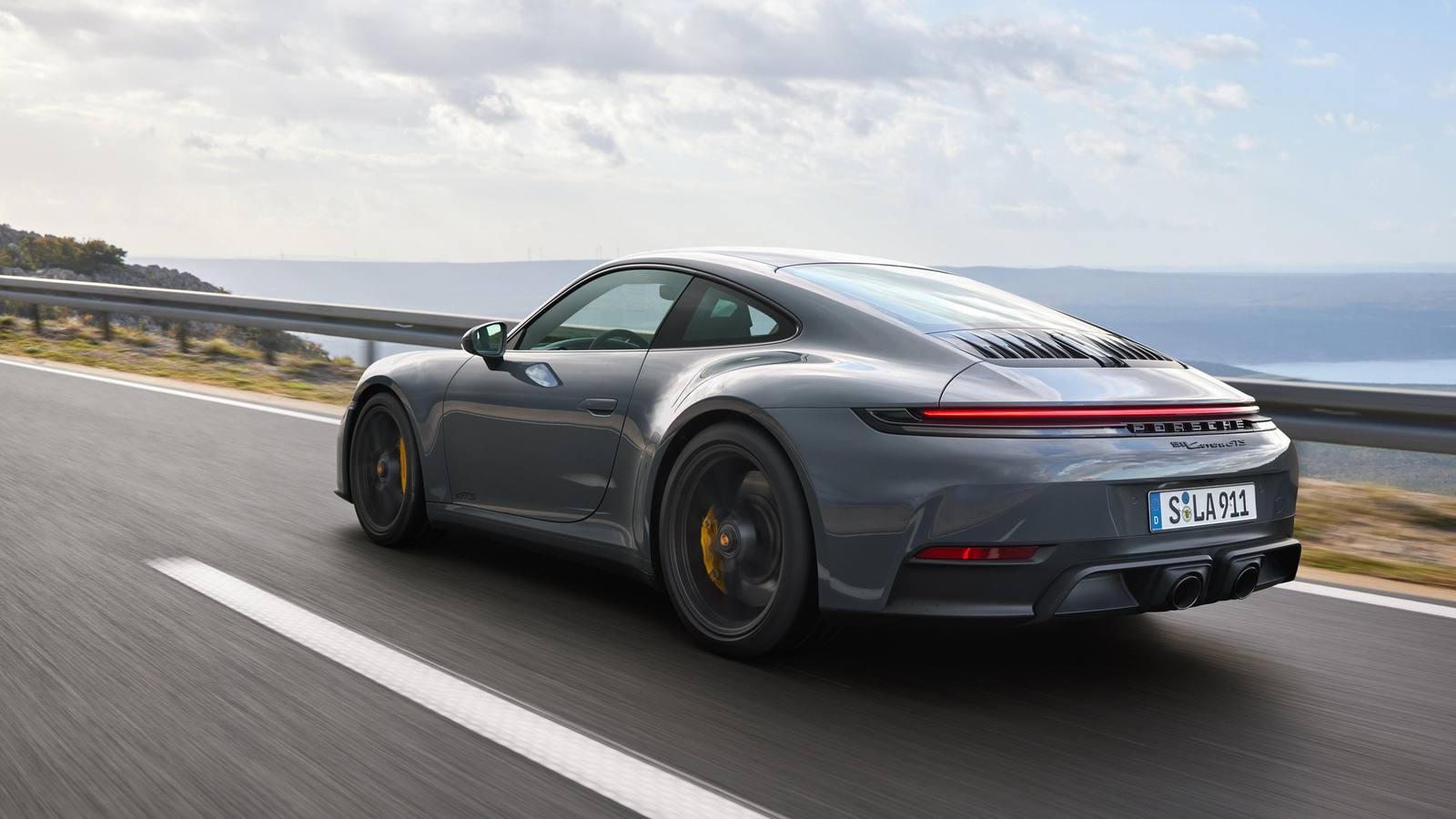 Carrera GTS (T-Hybrid)