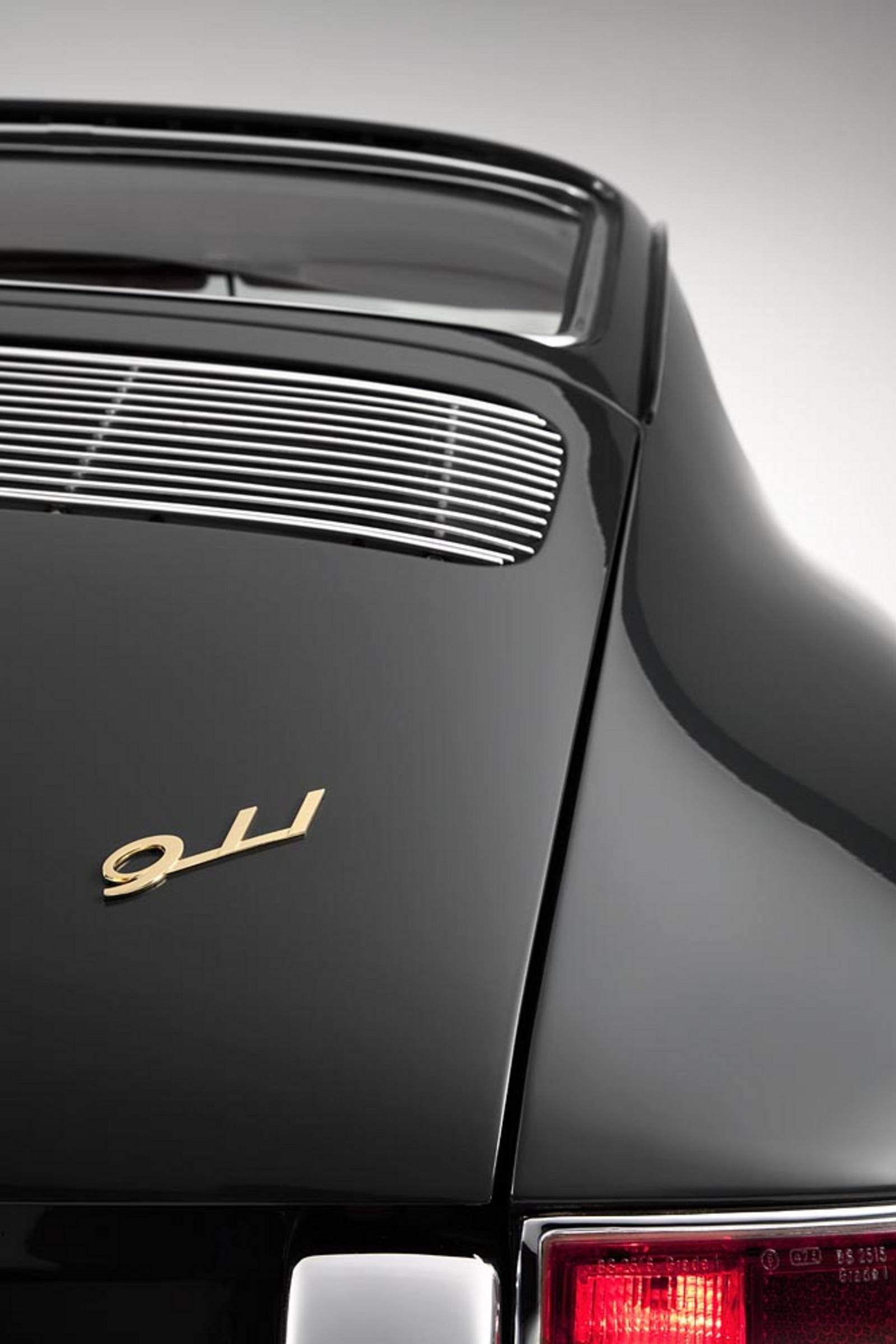 911