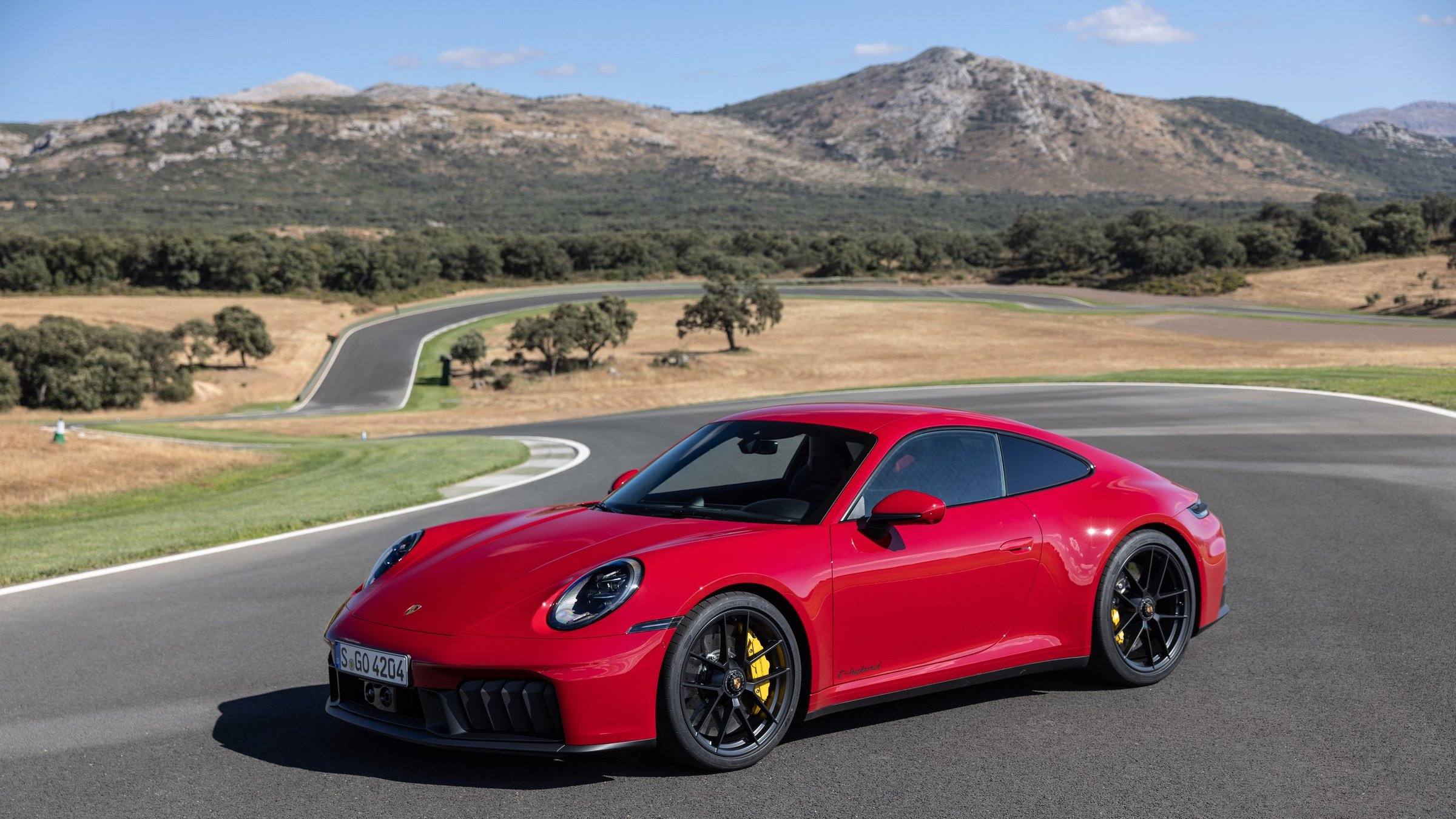 Carrera 4 GTS (T-Hybrid)