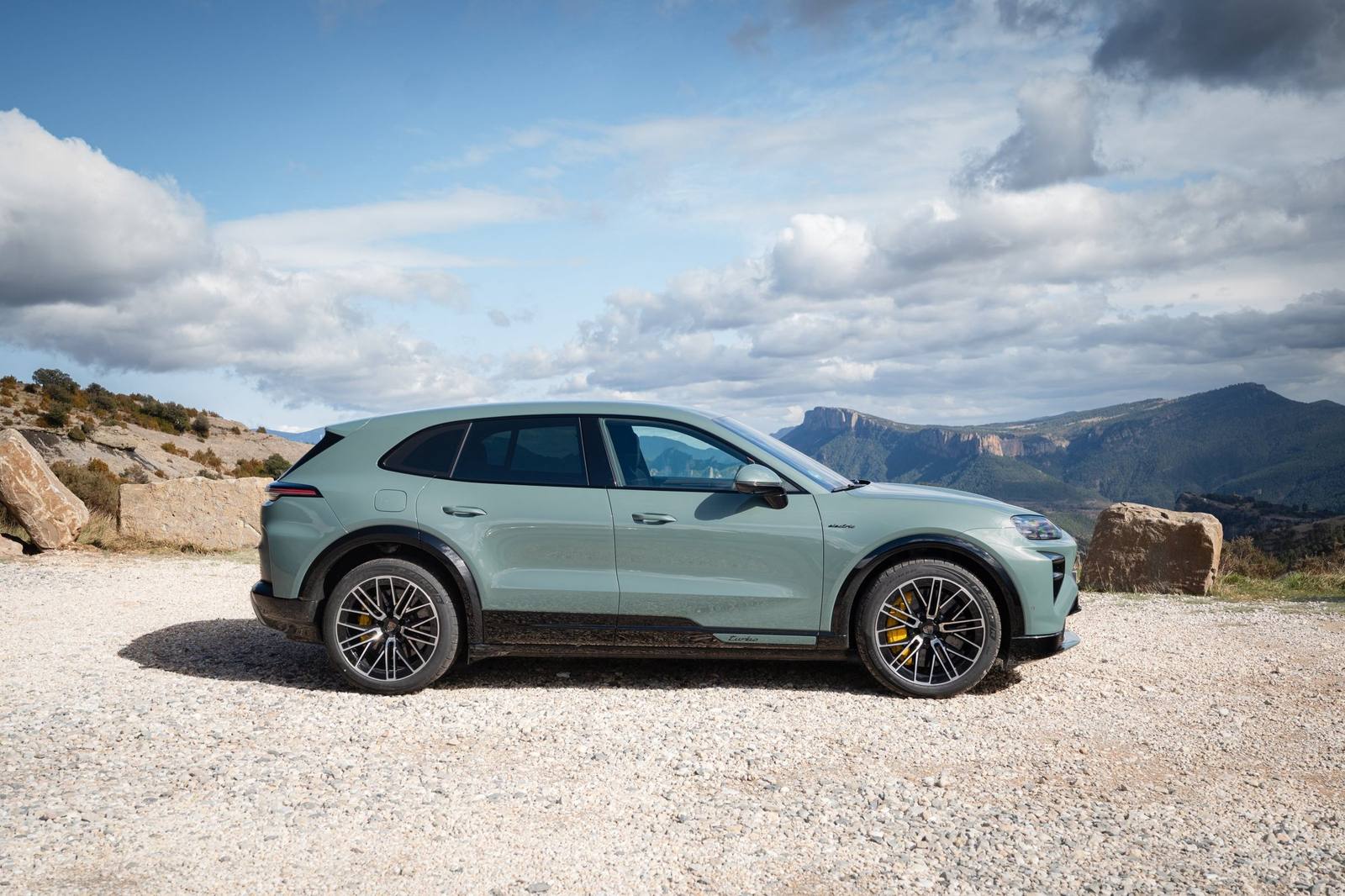 Cayenne Turbo Electric