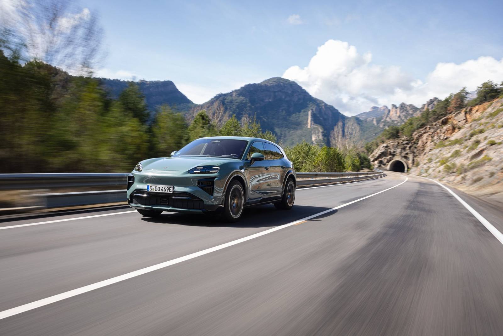 Cayenne Turbo Electric