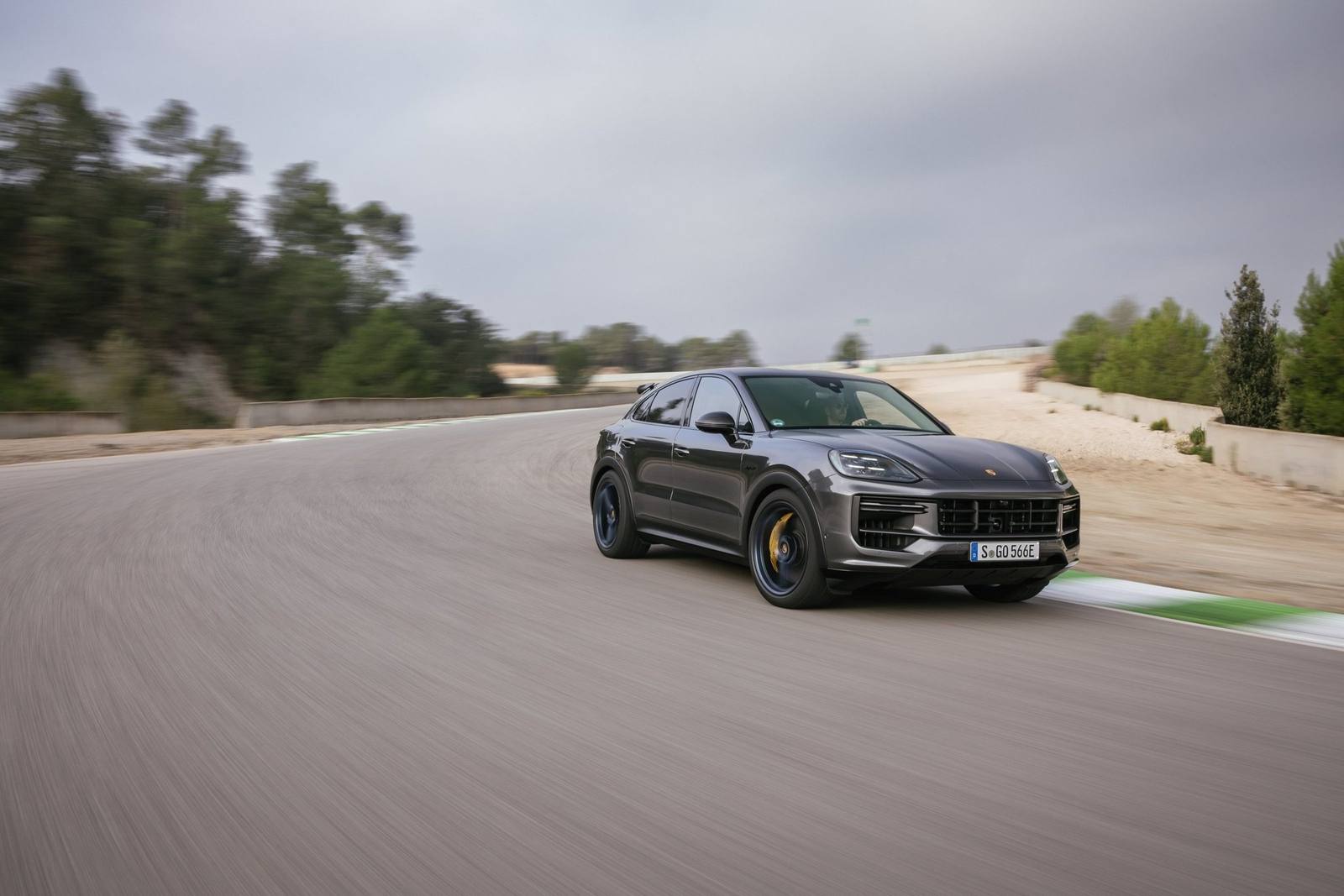 Cayenne Turbo E-Hybrid with GT Package