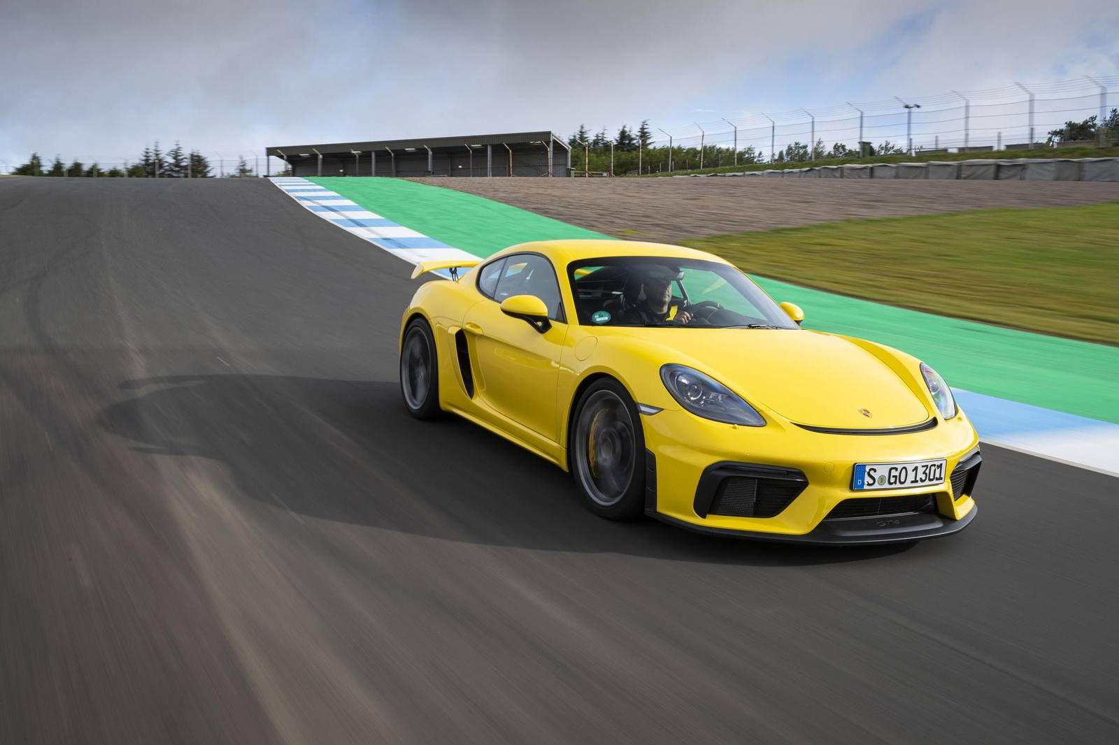 718 Cayman GT4