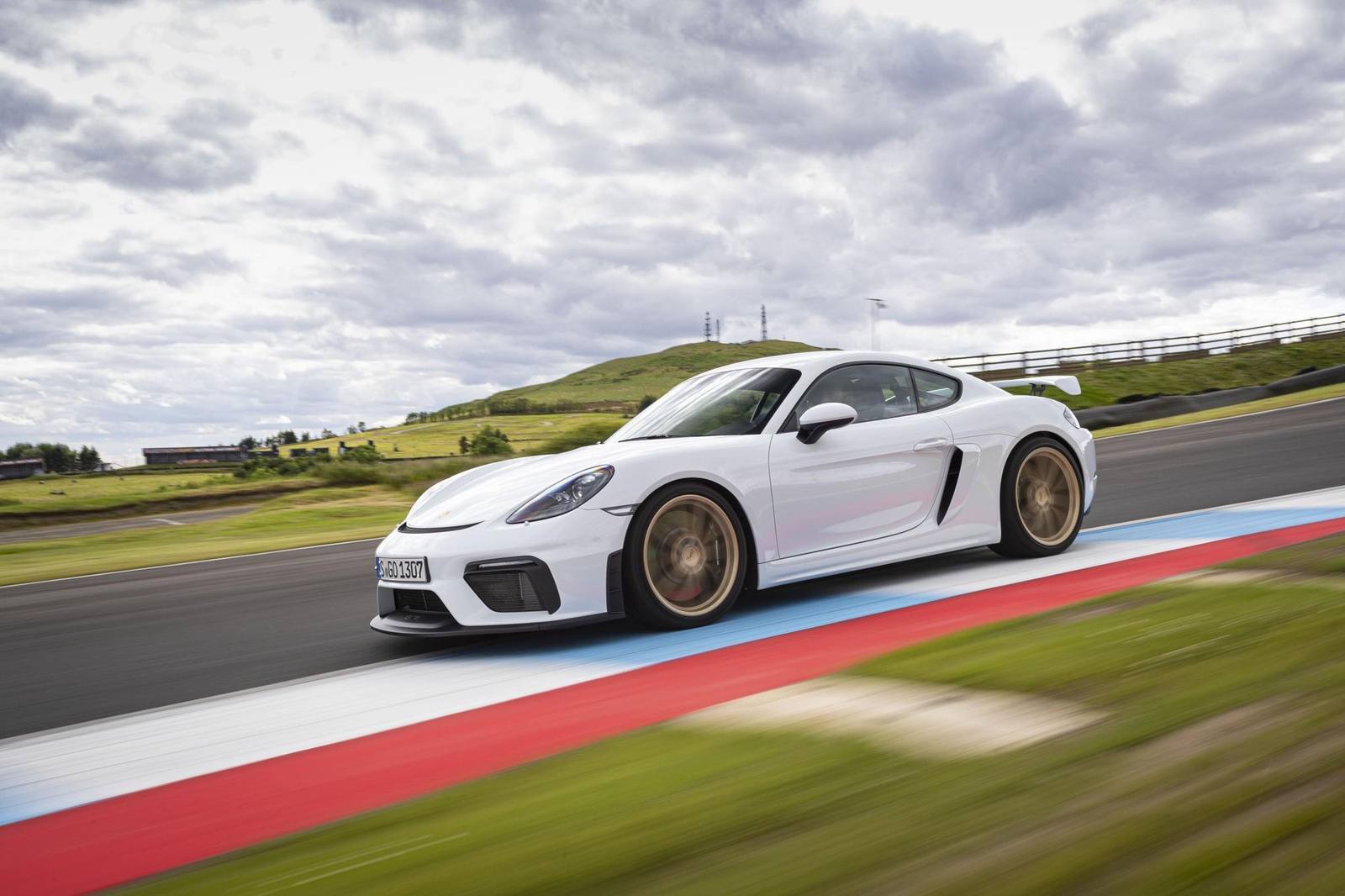718 Cayman GT4