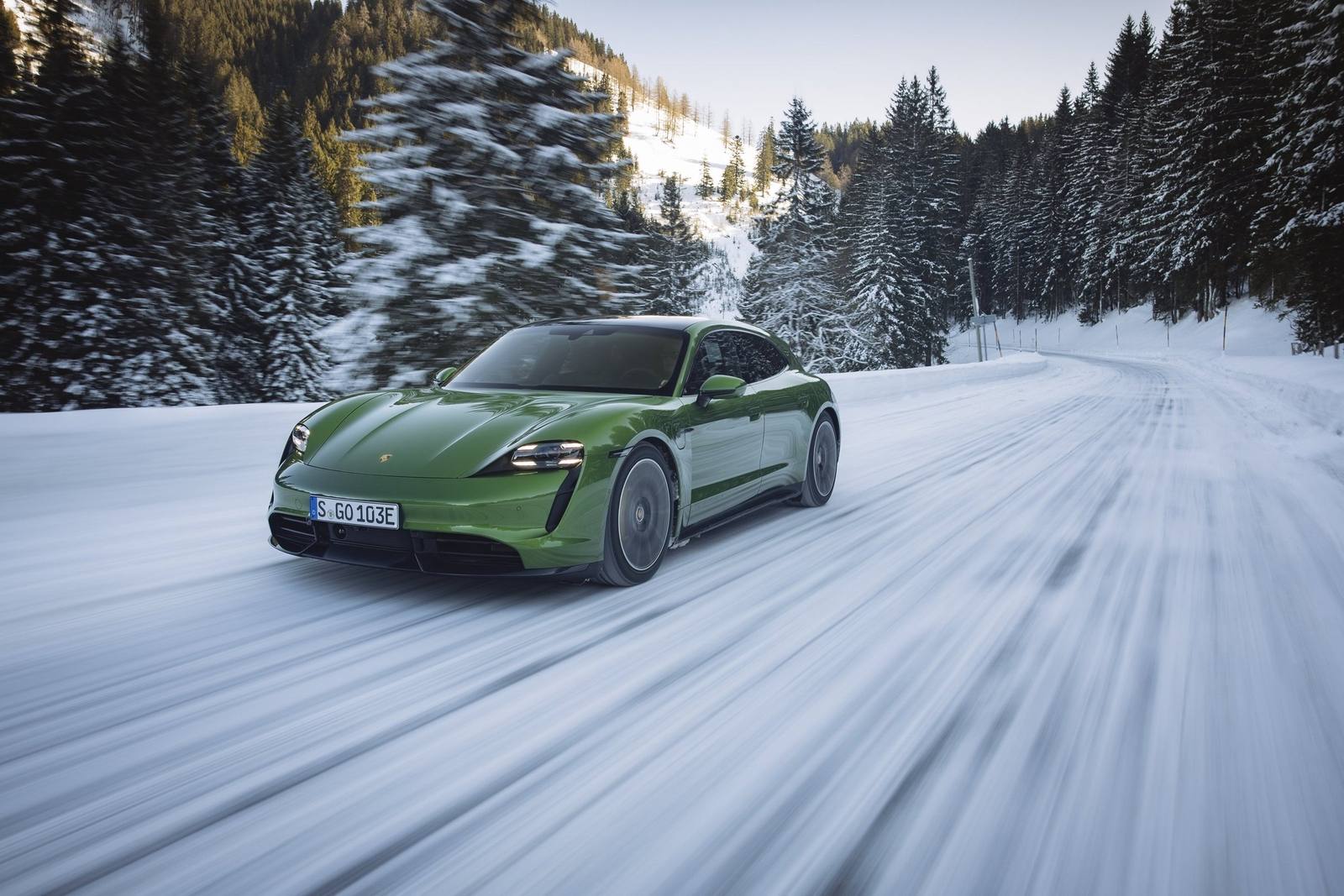 Taycan Turbo S Sport Turismo