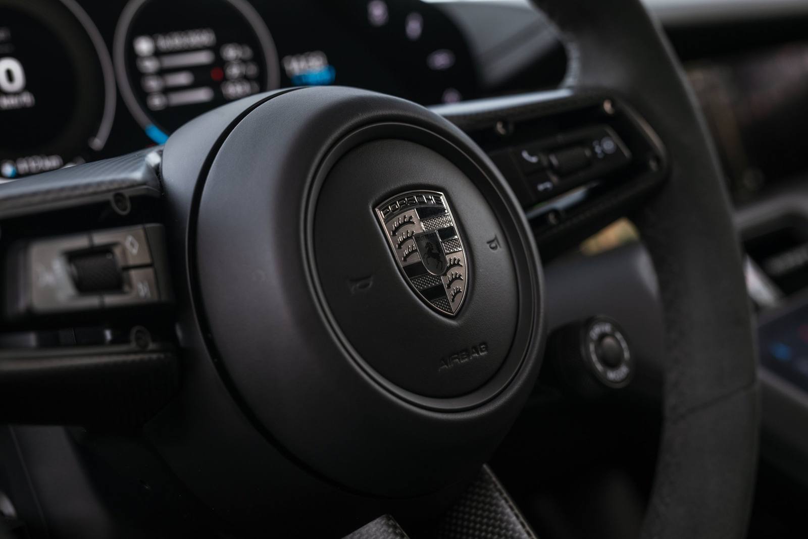 Taycan Turbo S Cross Turismo