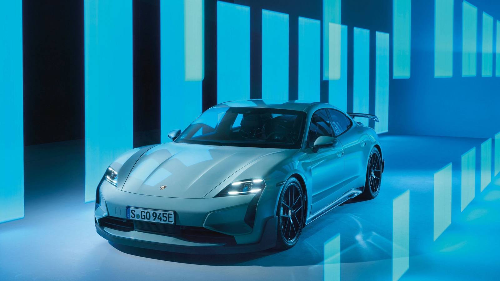 Taycan Turbo GT with Weissach Package