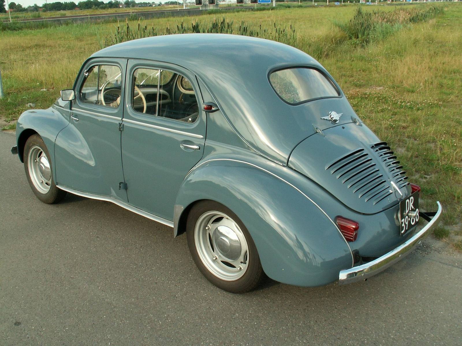 4CV Sport (R1062)