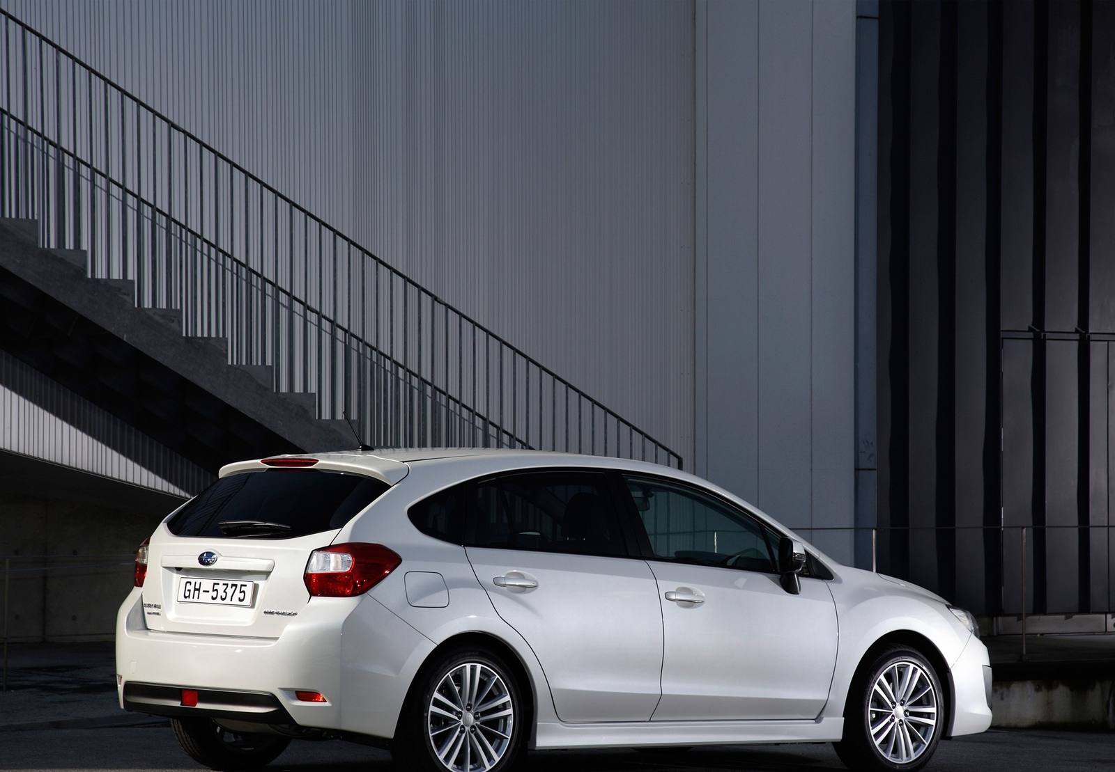 Impreza 2.0i Sport (5-door)