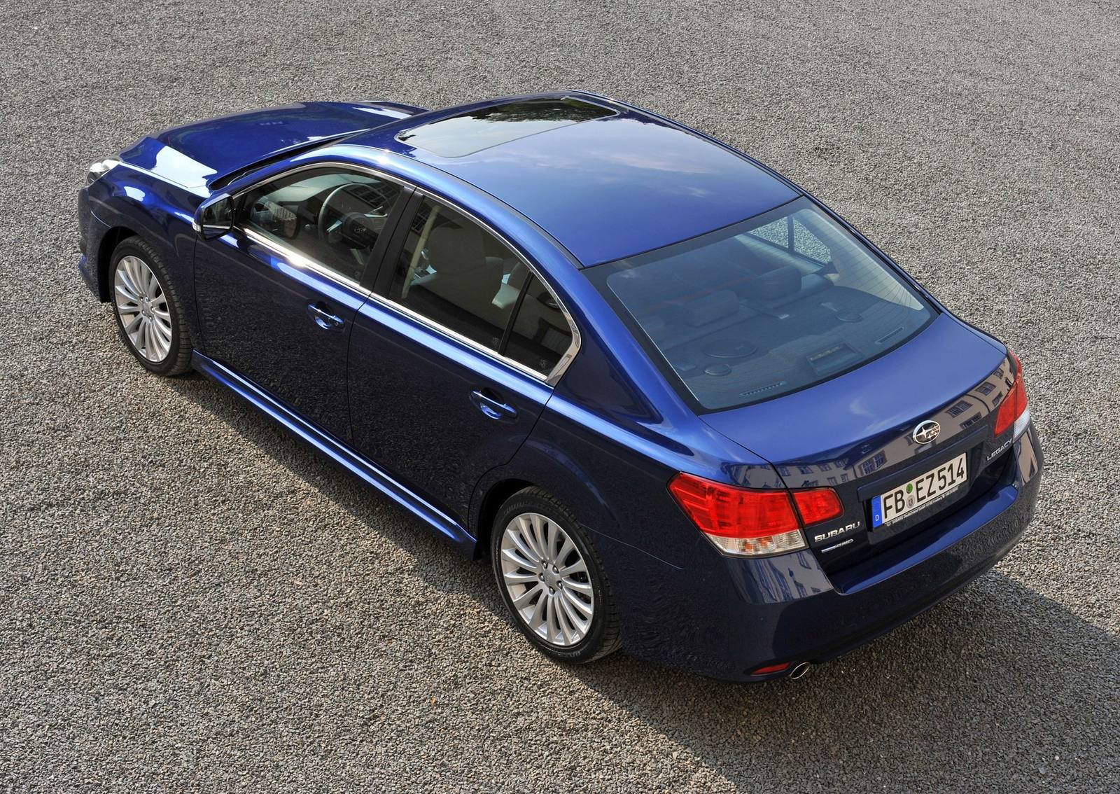 Legacy 2.0i Sedan