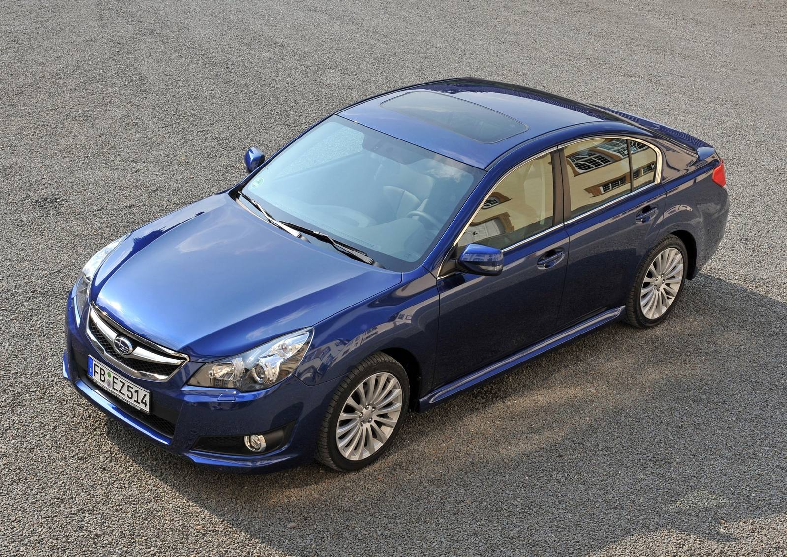 Legacy 2.0i Sedan