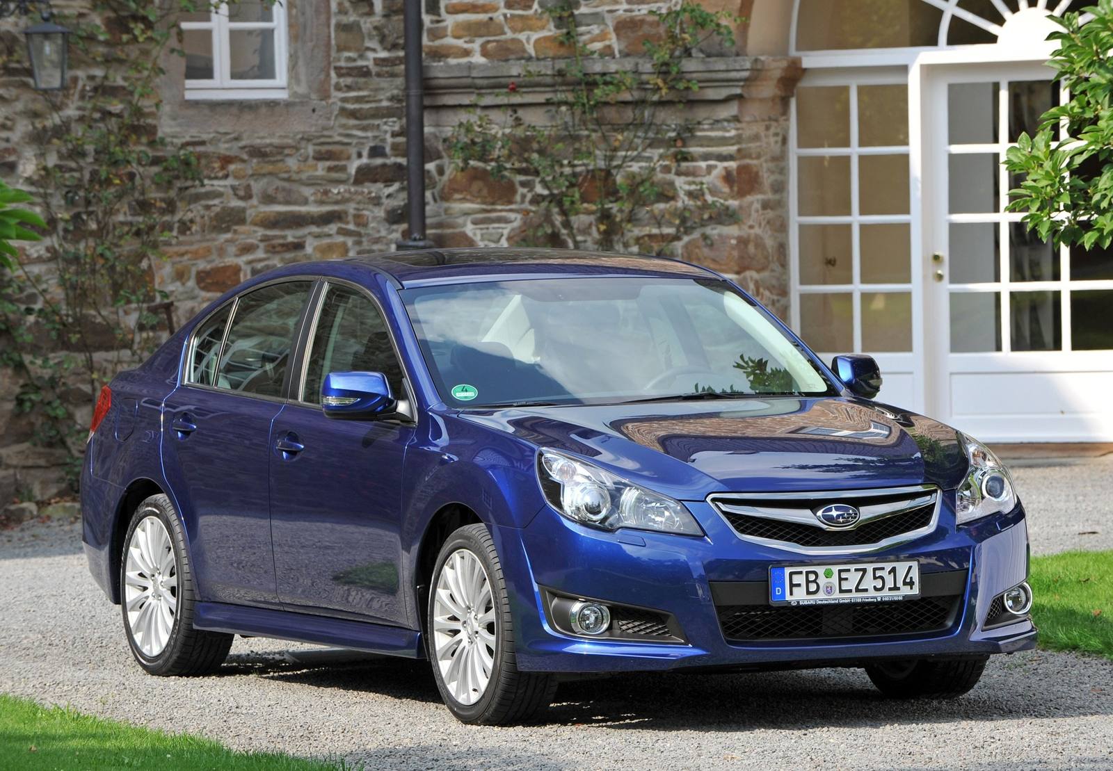 Legacy 2.0i Sedan