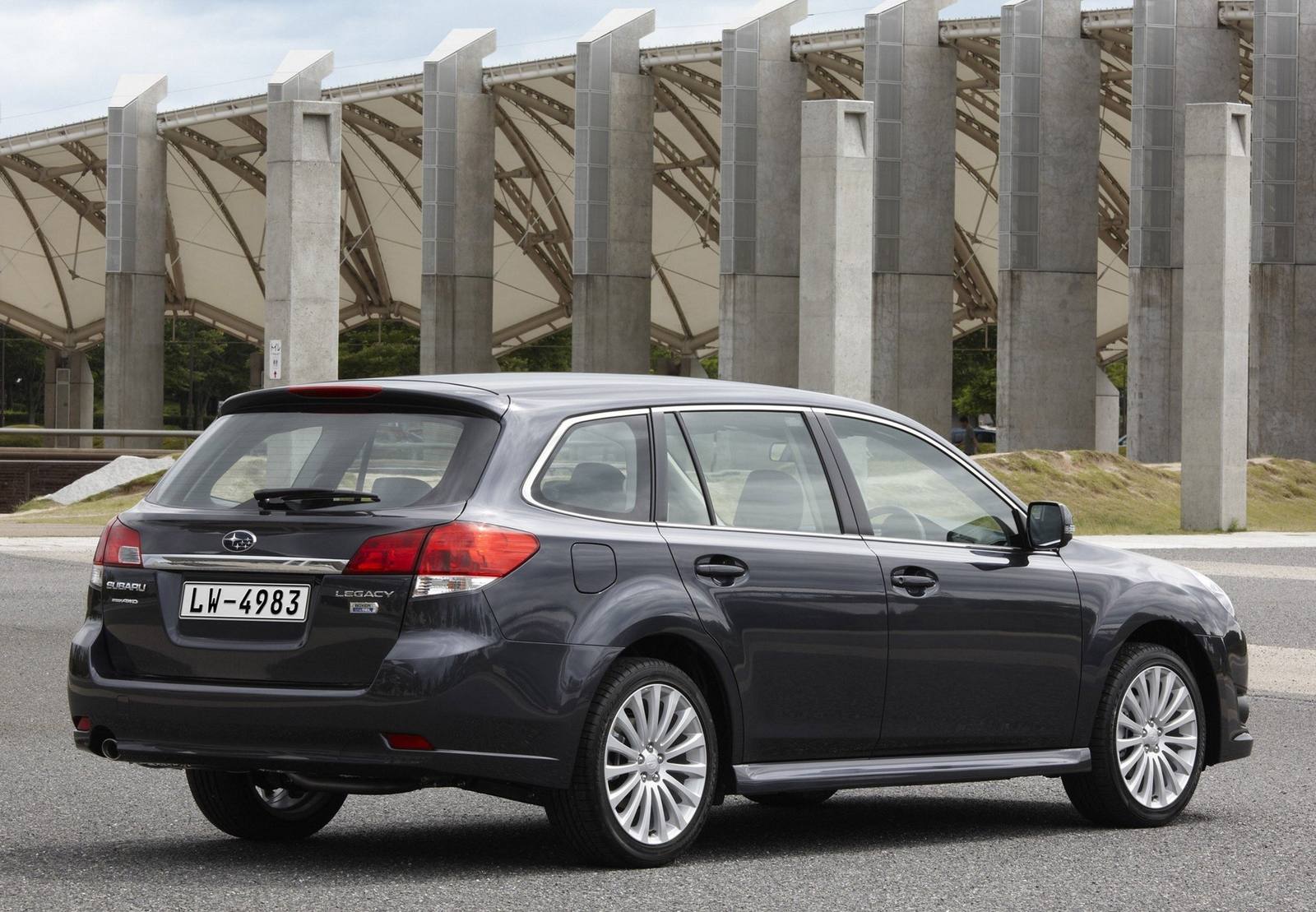 Legacy 2.0i Touring Wagon
