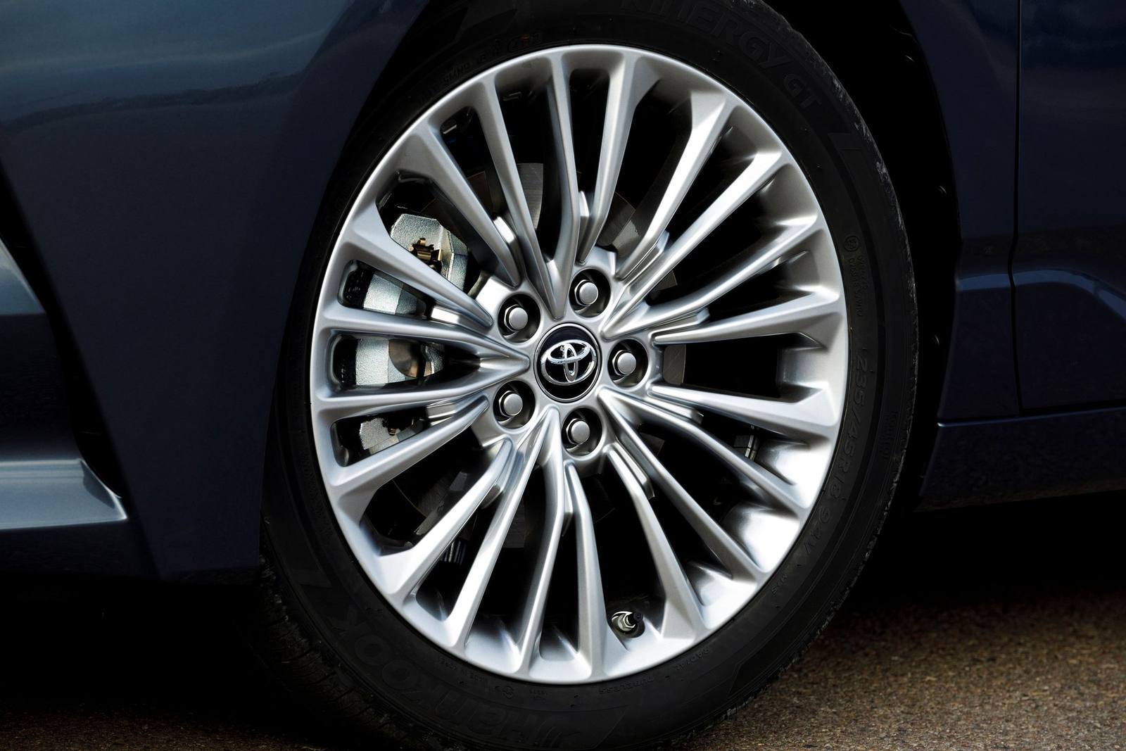 Hybrid XLE (XX50)