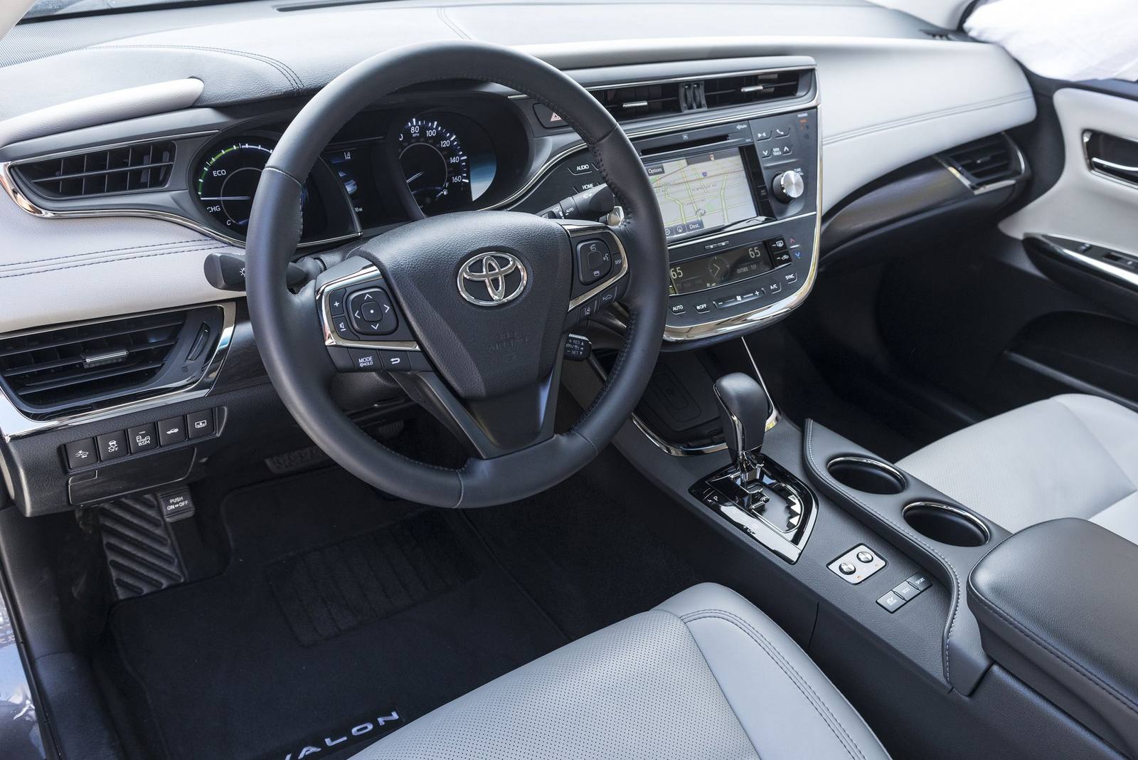 Hybrid XLE Premium